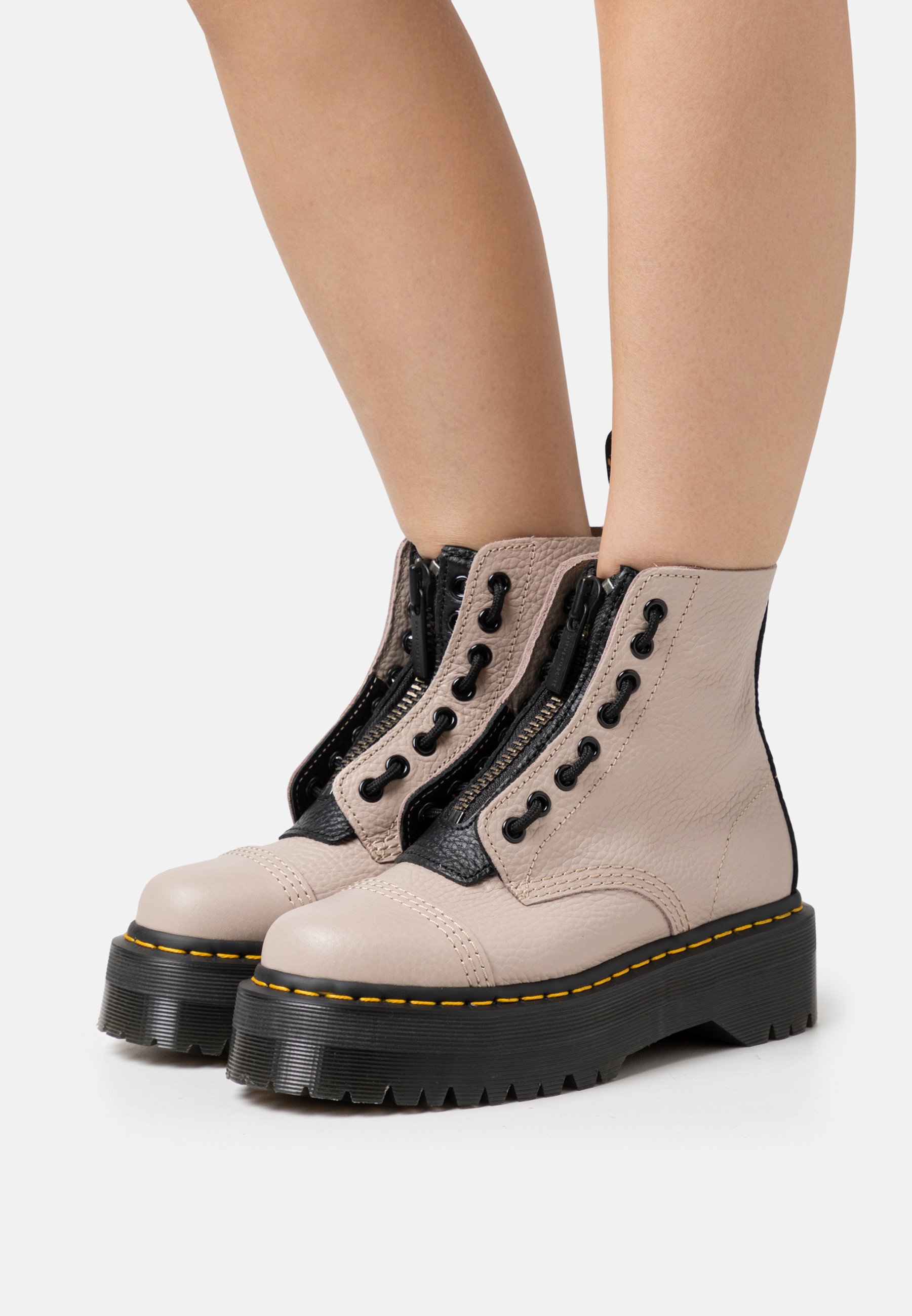 Dr. Martens SINCLAIR - Lace-up ankle boots - vintage taupe/taupe