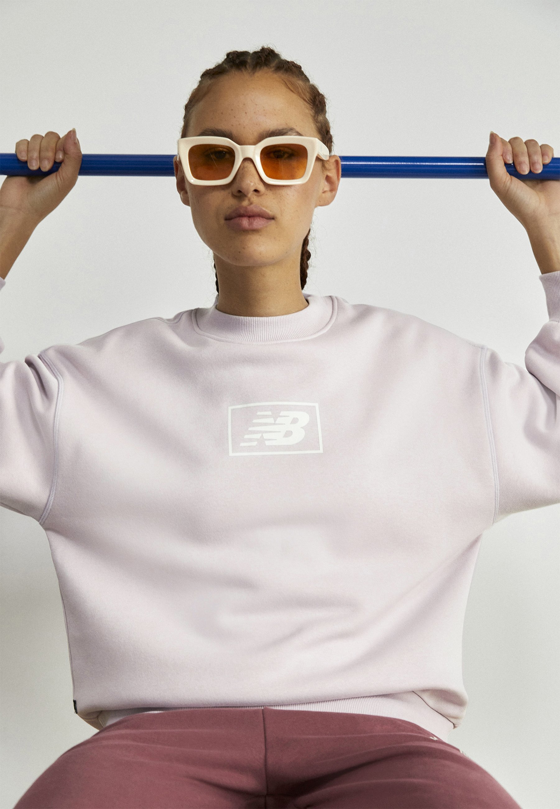 NB ESSENTIALS AMERICANA BRUSHED BACK CREW - Sweatshirt - december sky/light pink
