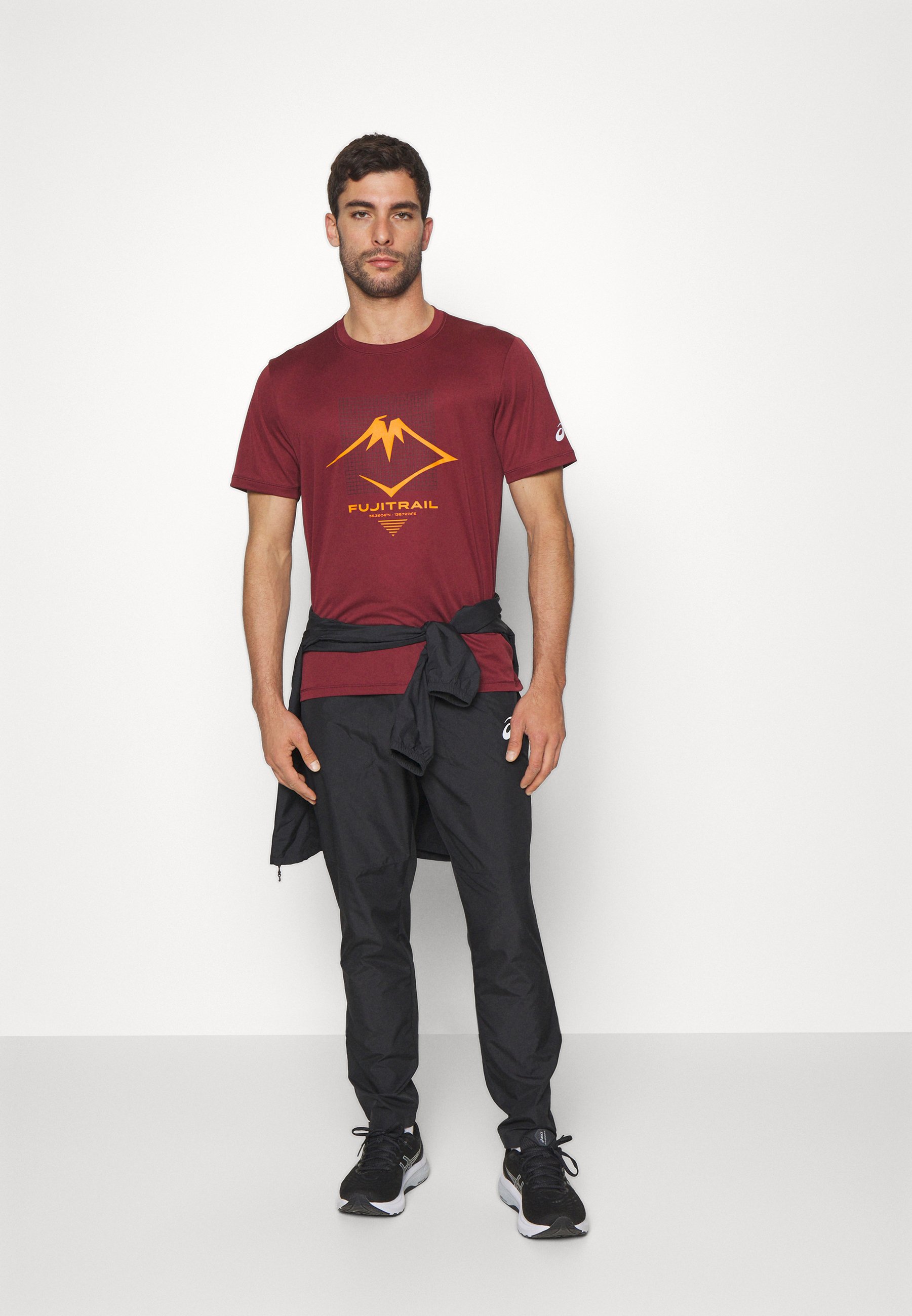 ASICS FUJITRAIL LOGO - Sports T-shirt - antique red/performance black/red