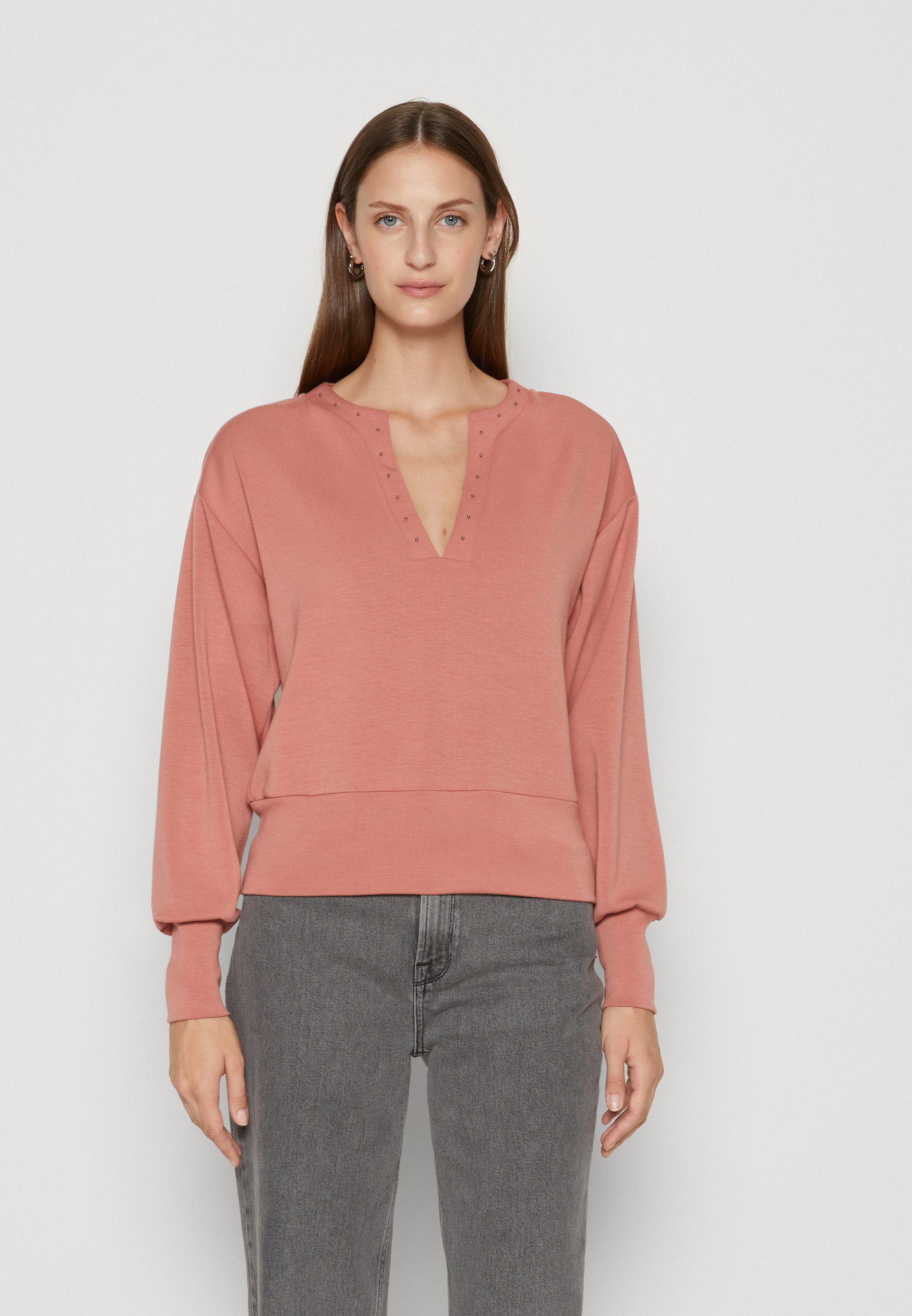 Scotch & Soda OPEN V NECK BEADED - Sweatshirt - dusty rose/salmon