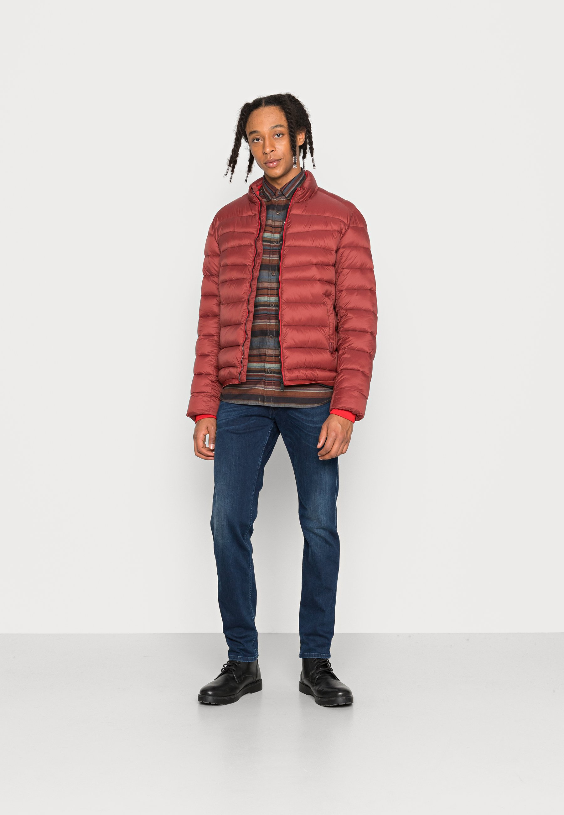 Scotch & Soda SHORT PUFFER JACKET - Light jacket - bordeaux
