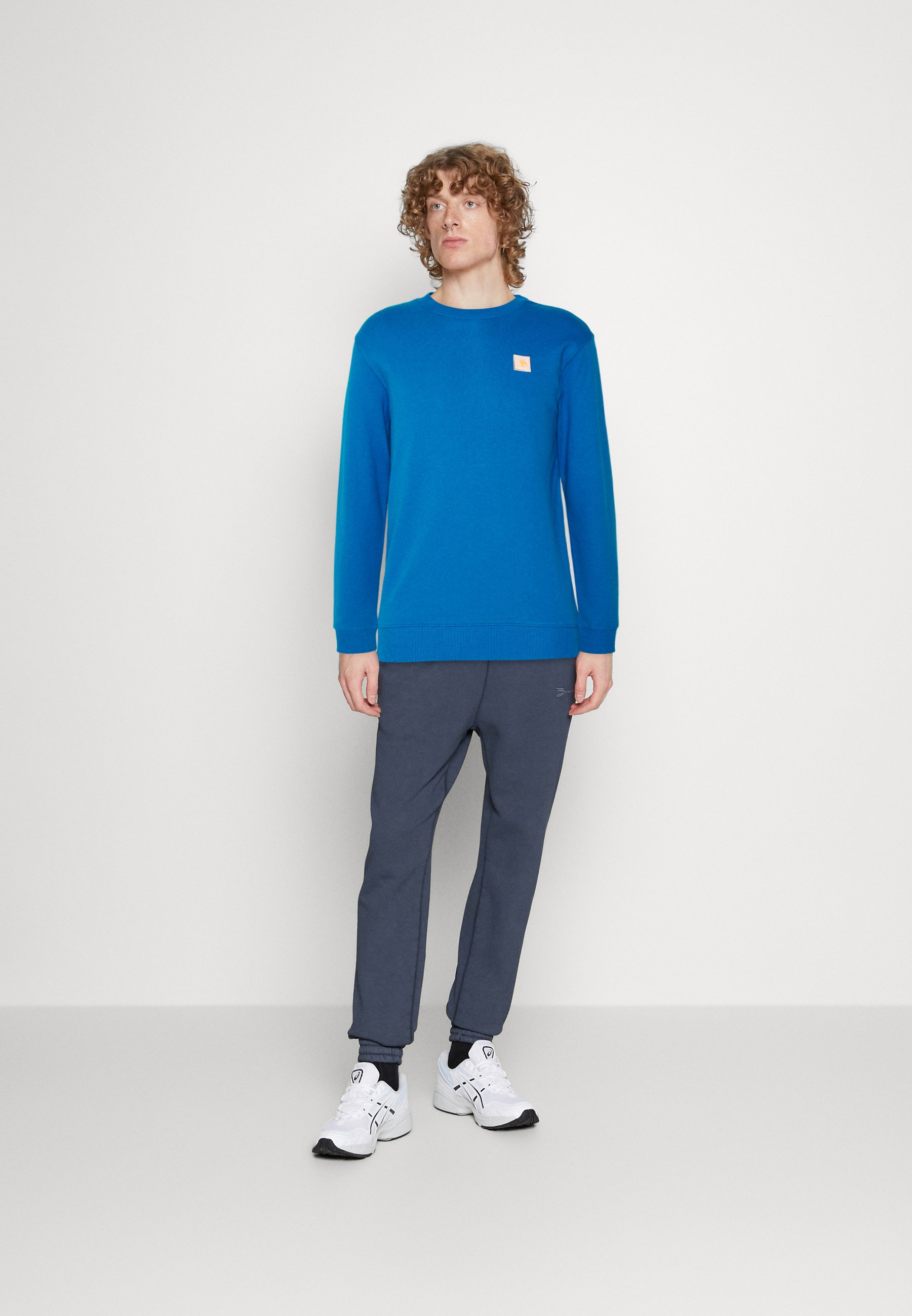Scotch & Soda CLASSIC ESSENTIAL CREWNECK - Sweatshirt - iris blue/blue