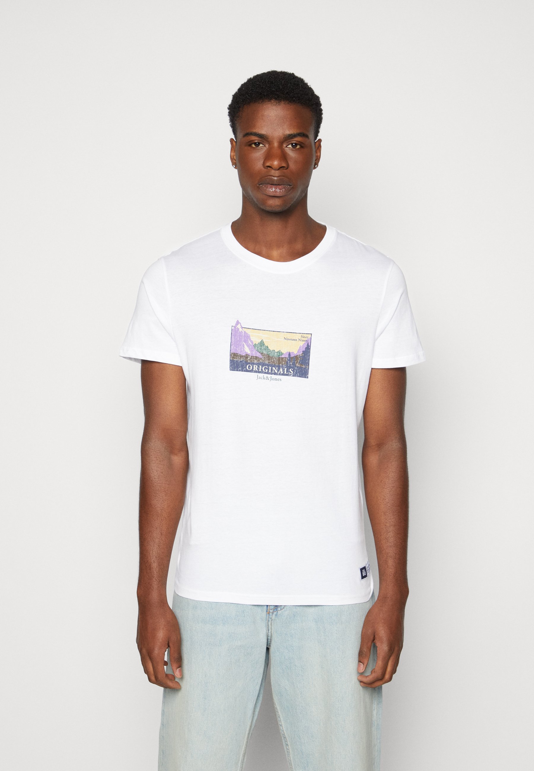 Jack &Jones JORWOODLANDGRAPHIC TEE CREW NECK - Print T-shirt - bright white/white