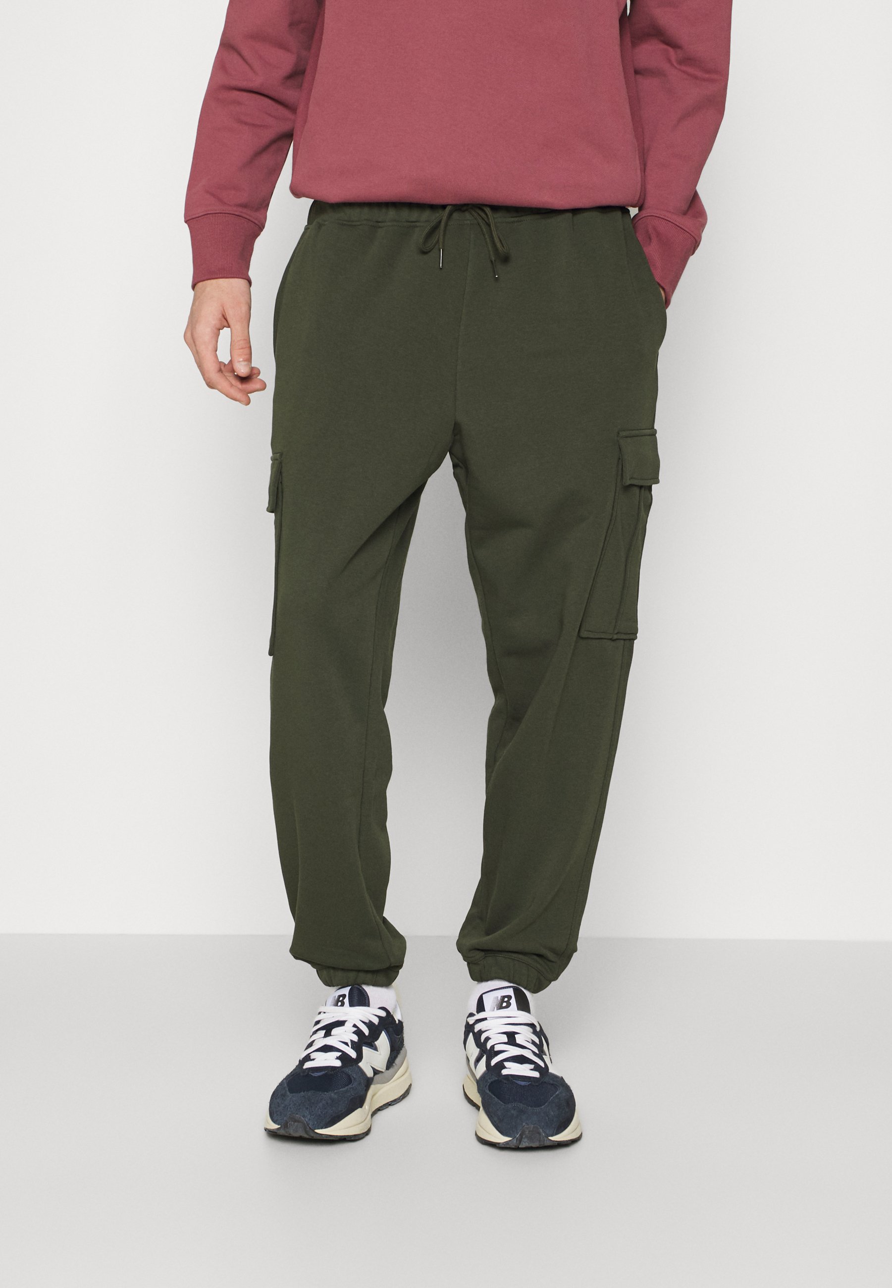 Converse PANT - Cargo trousers - forrest shelter/khaki