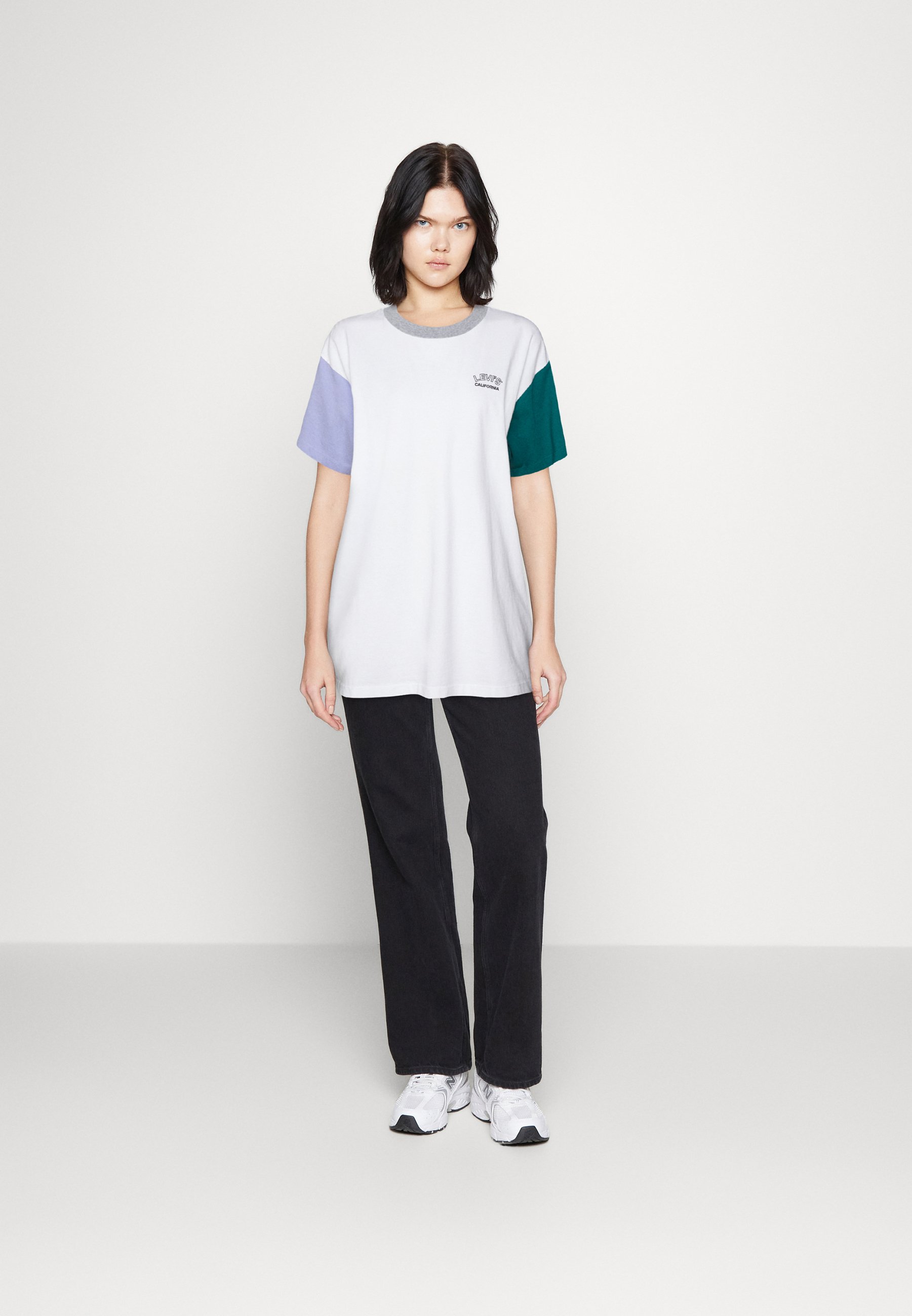 Levi's® GRAPHIC TEE - Print T-shirt - bright white/white