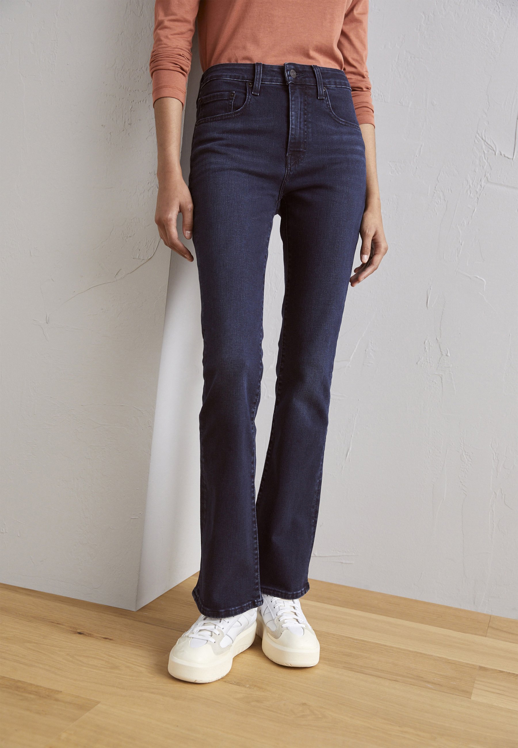 Levi's® 725™ HIGH RISE BOOTCUT - Bootcut jeans - black denim