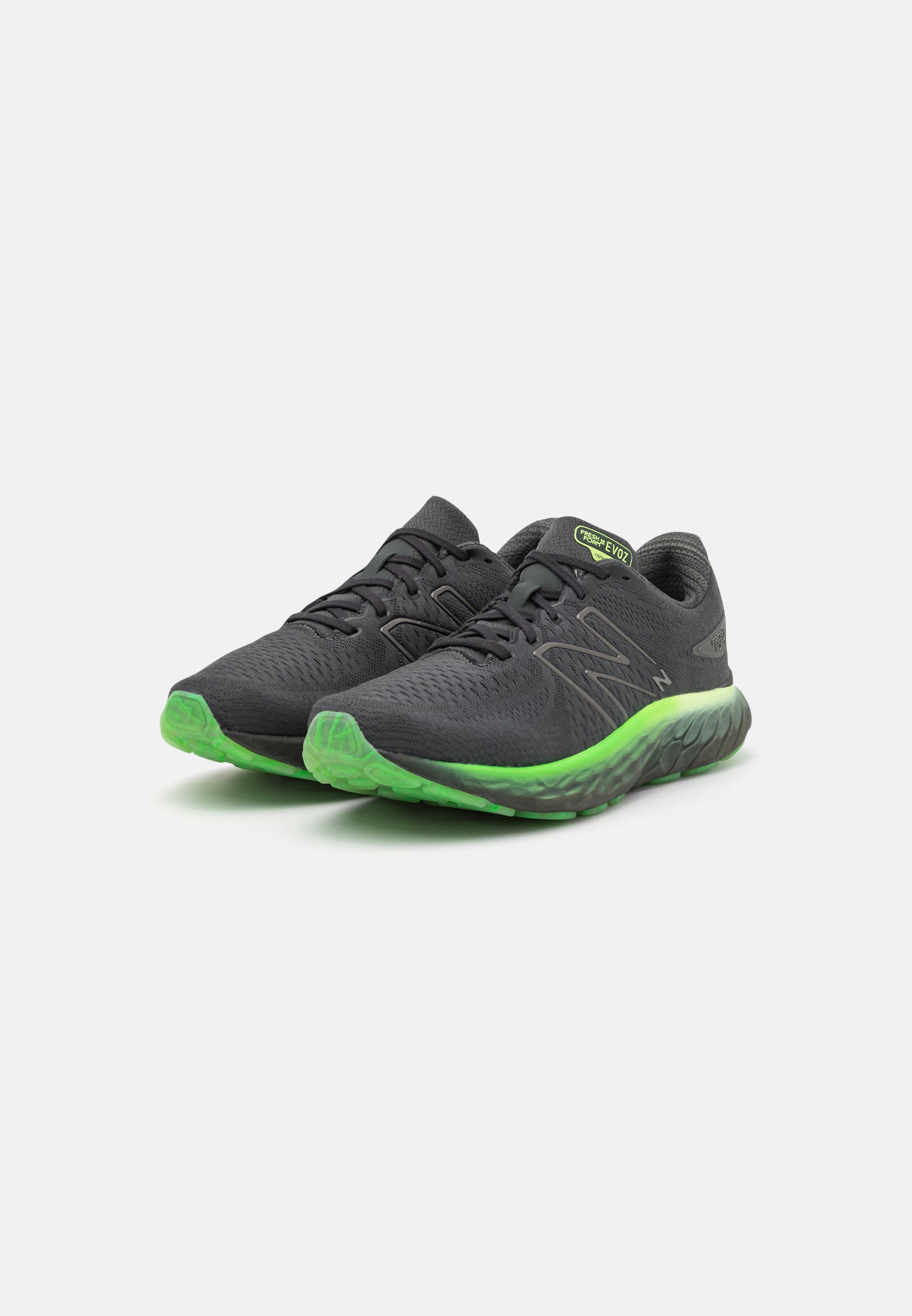 NB FRESH FOAM EVOZ V3 - Neutral running shoes - black
