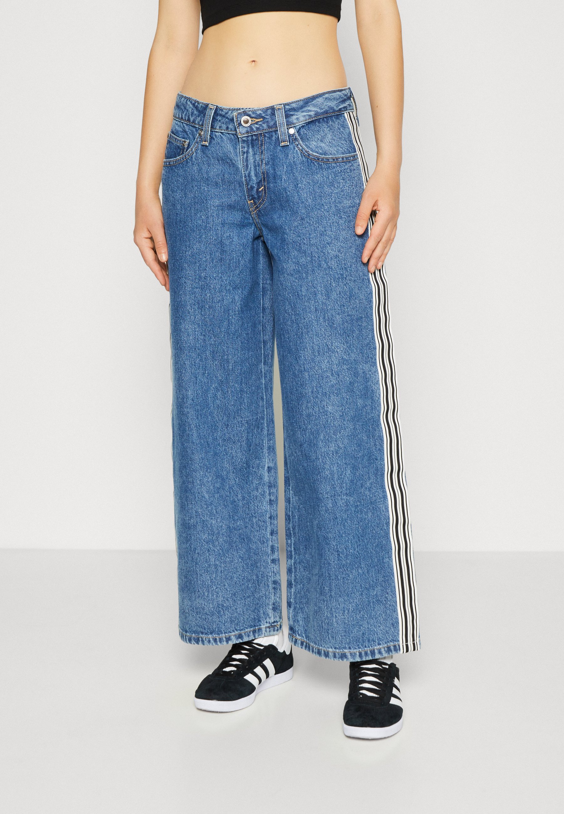 Levi's® SILVERTAB LOW BAGGY - Relaxed fit jeans - on sight/dark-blue denim