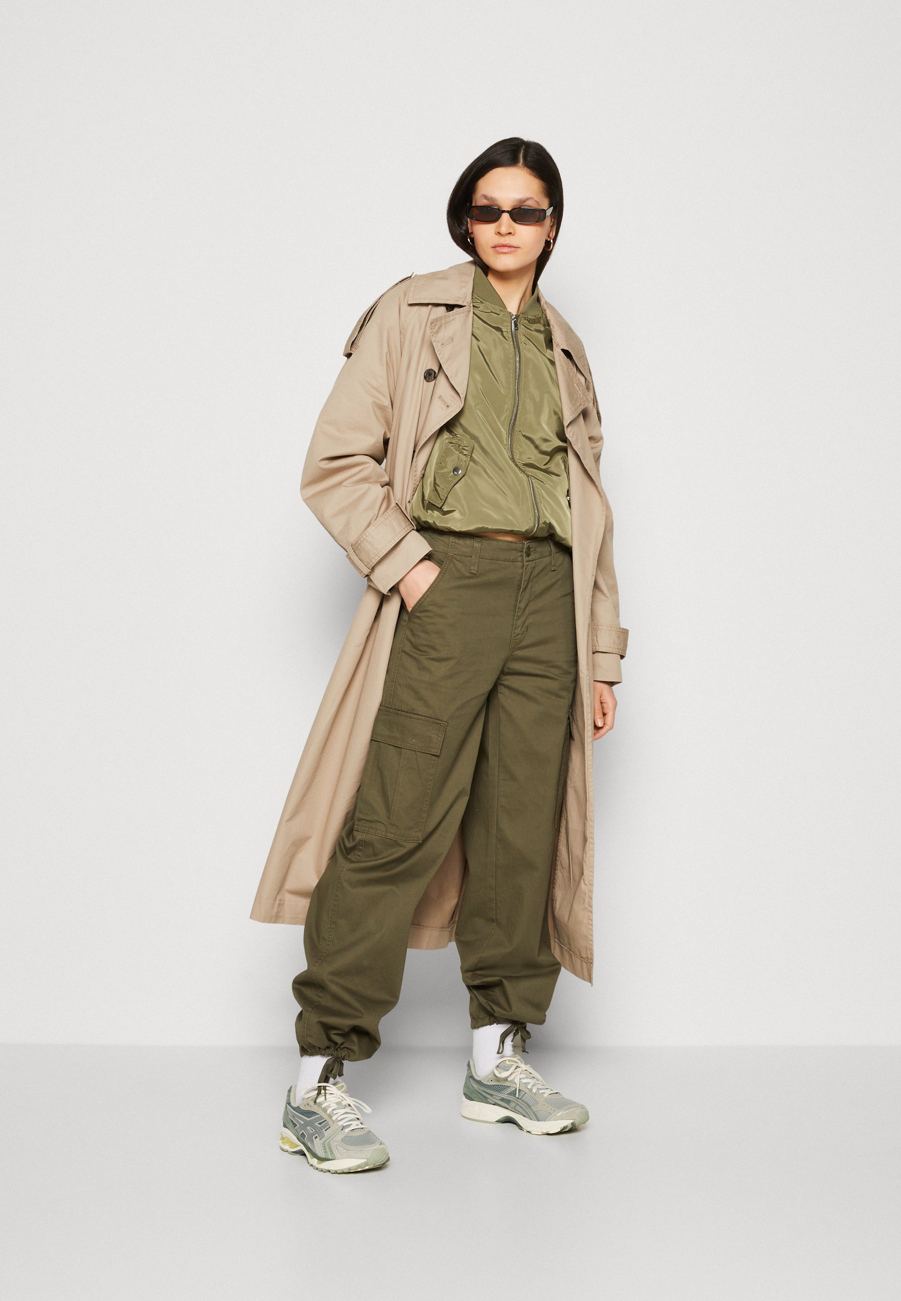 Levi's® BAGGY - Cargo trousers - army green/khaki