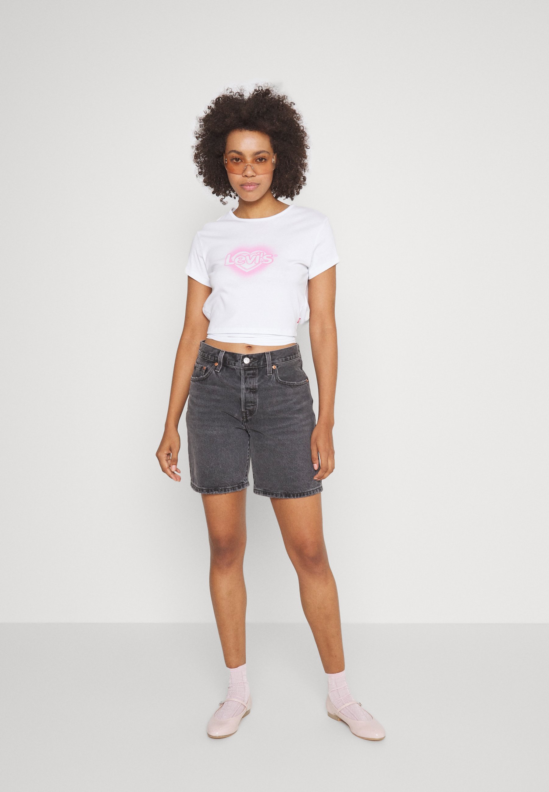 Levi's® GRAPHIC RAD TIE TEE - Print T-shirt - neutrals/white