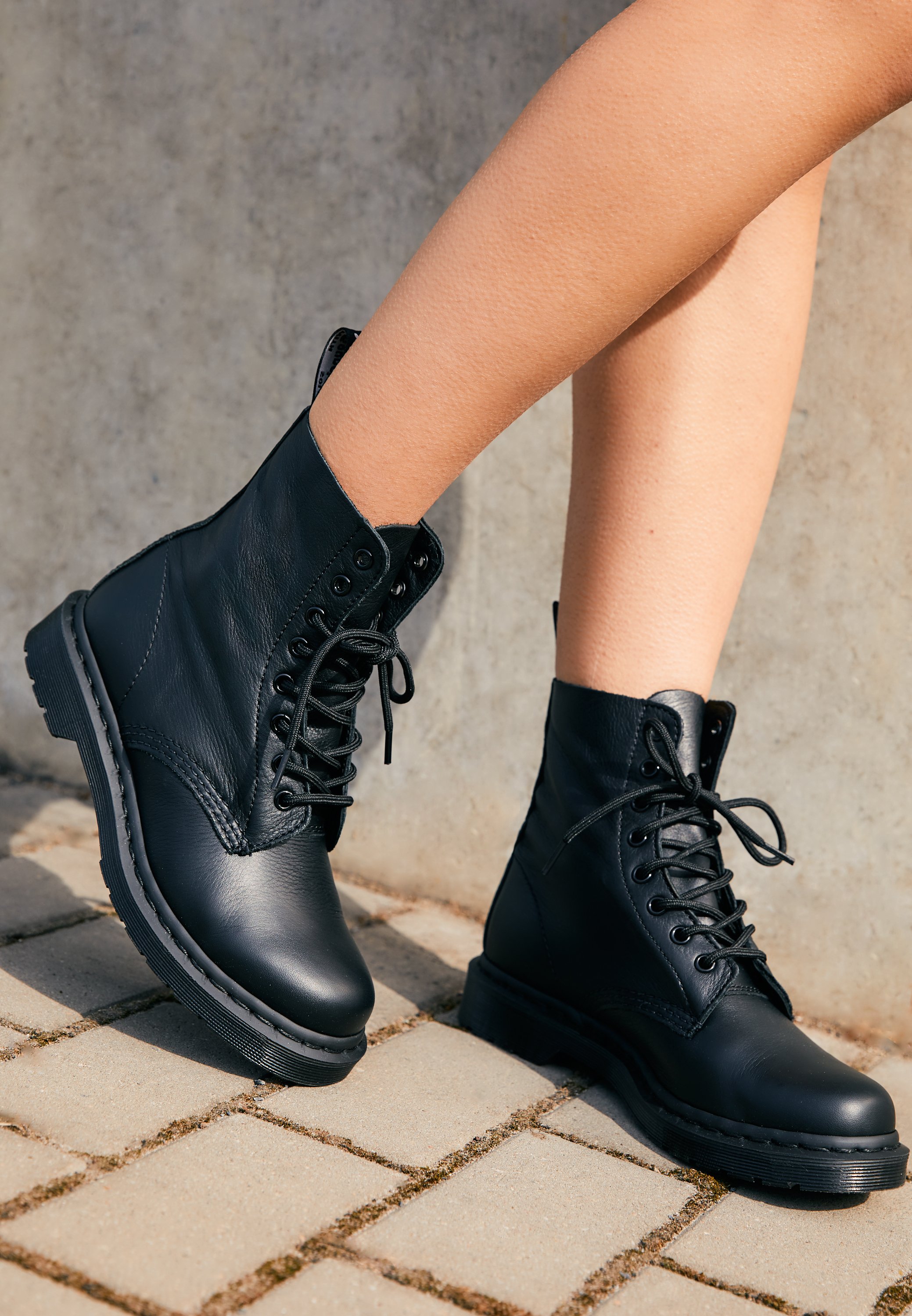 Dr. Martens 1460 PASCAL MONO 8 EYE BOOT - Lace-up ankle boots - black virginia/black