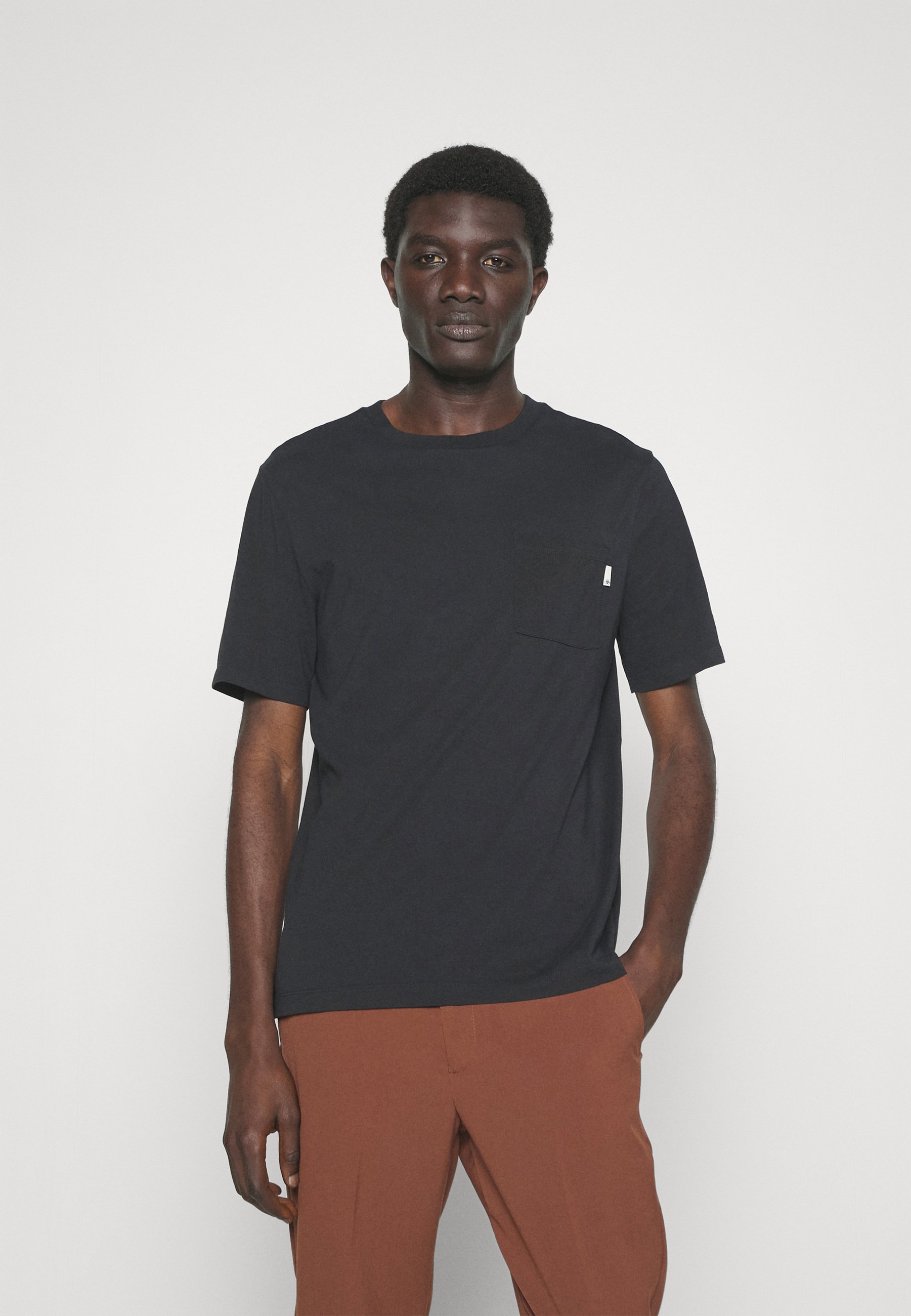 Scotch & Soda POCKET TEE - Basic T-shirt - black