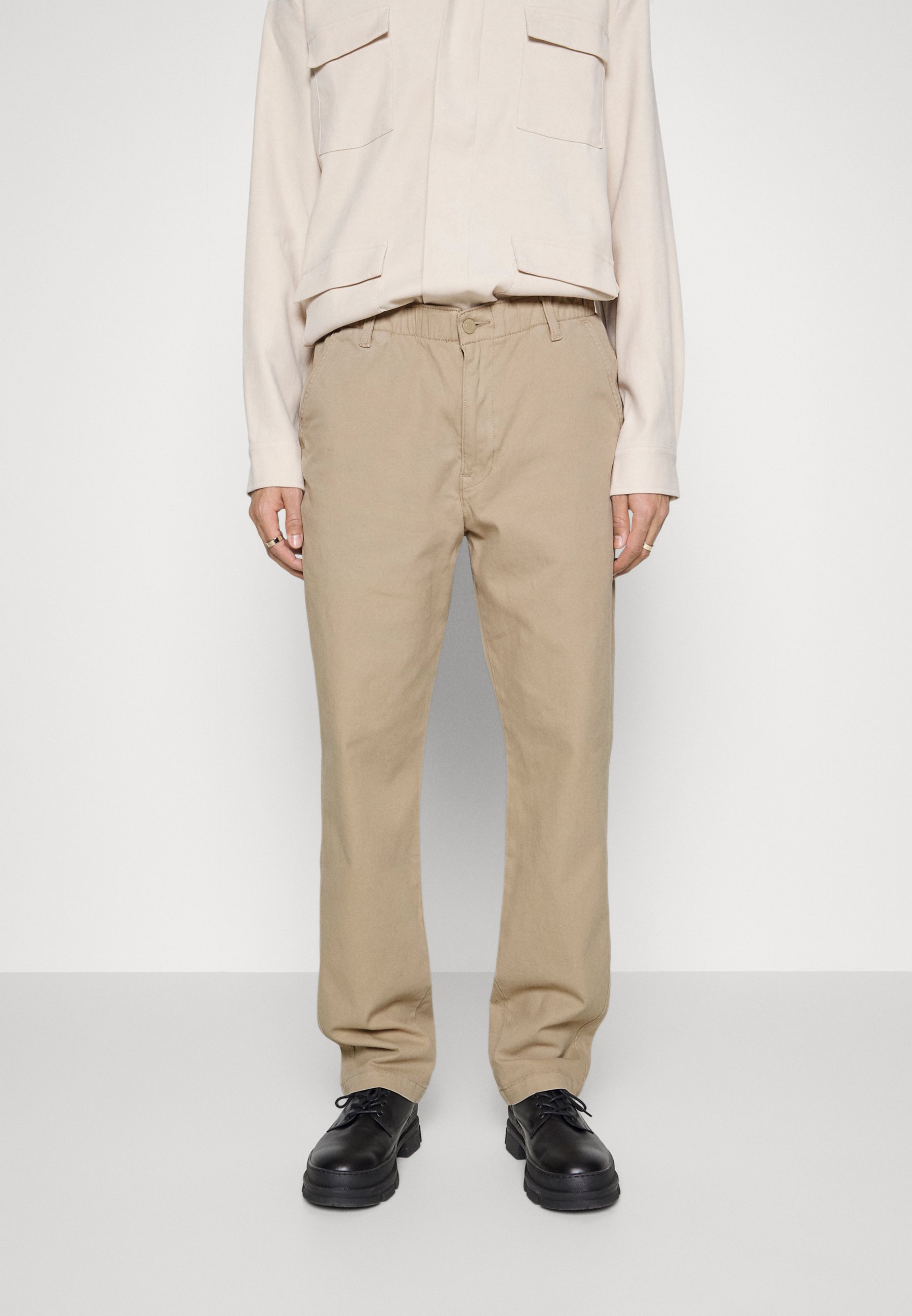 Levi's® TAPER - Trousers - true chino shady/beige