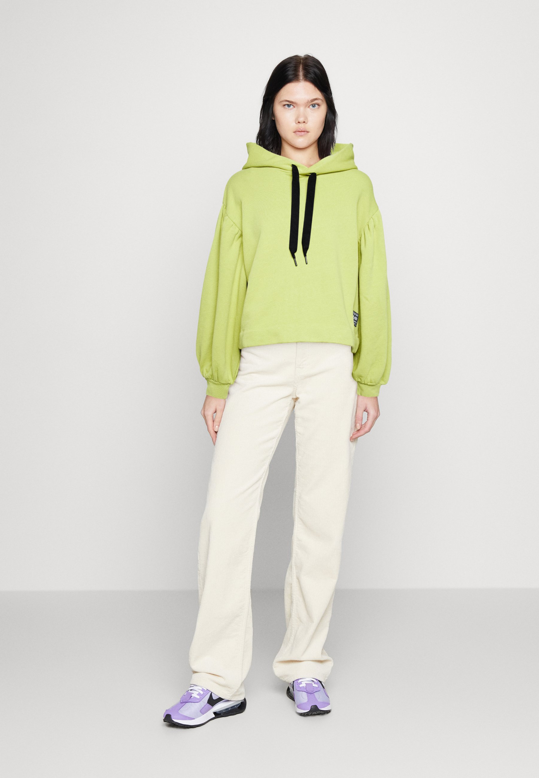 Levi's® AKANE RUSCHED HOODIE - Sweatshirt - moss/green
