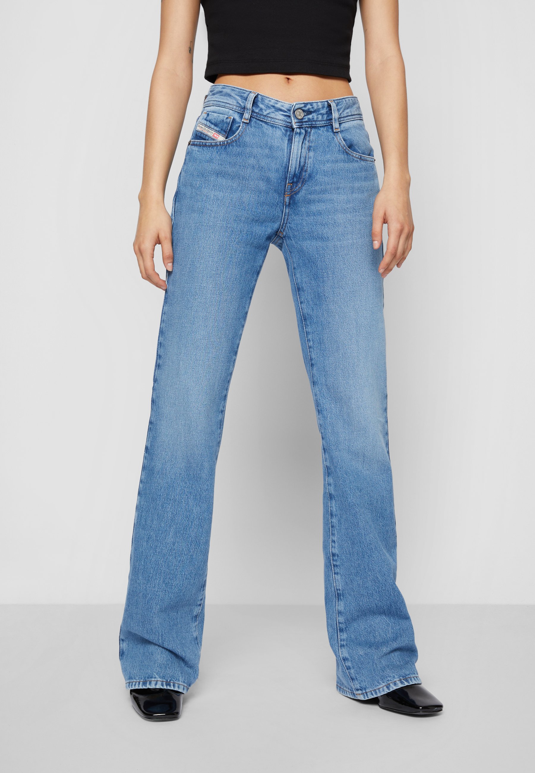 Diesel 1969 D-EBBEY DIESEL LIBRARY - Flared Jeans - denim/stone blue denim