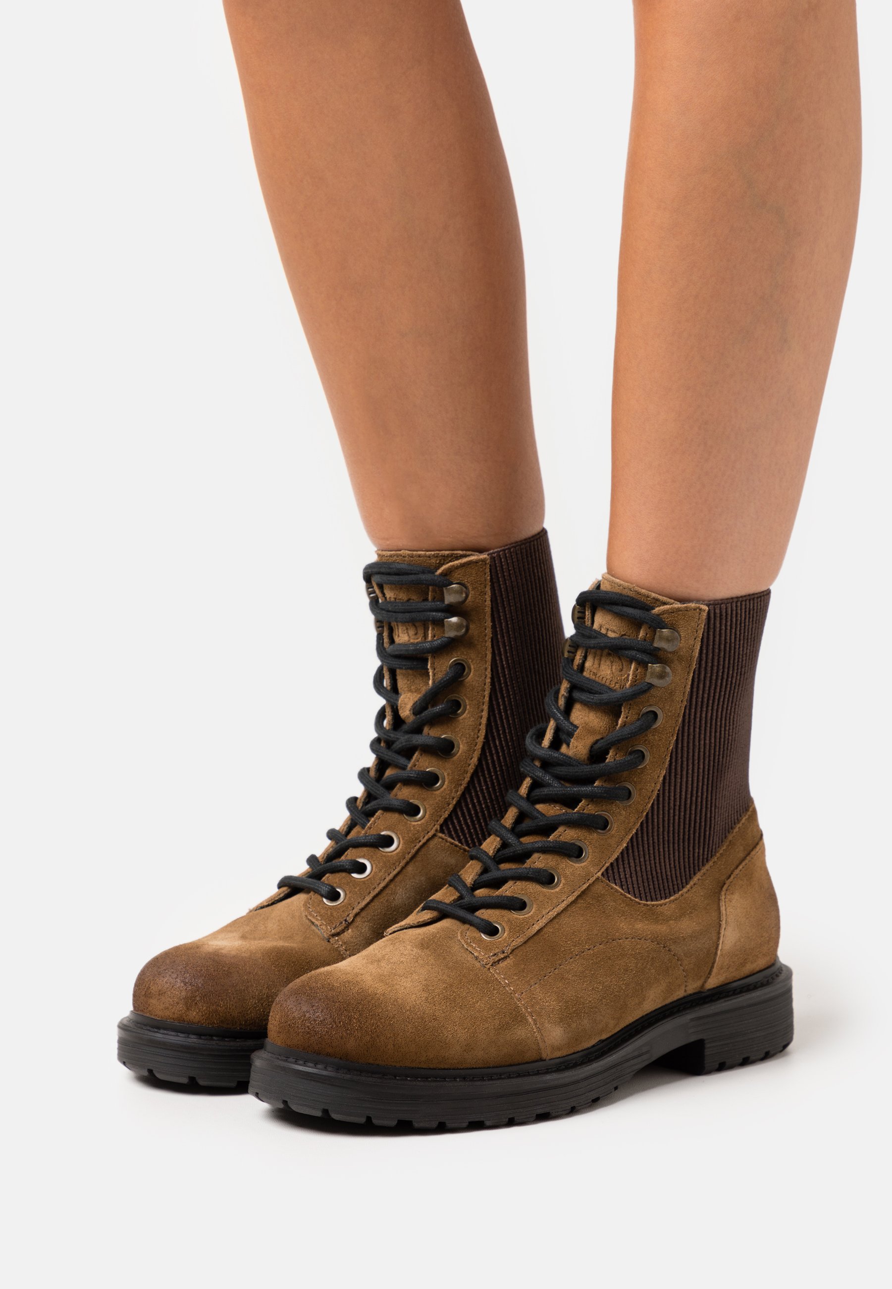 Diesel ALABHAMA - Lace-up ankle boots - brown/cognac