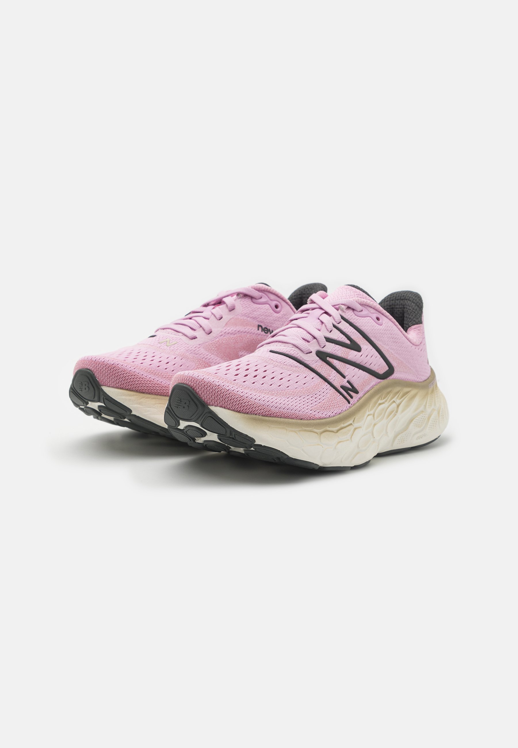 NB FRESH FOAM X MORE V4 - Neutral running shoes - lilac cloud/light pink