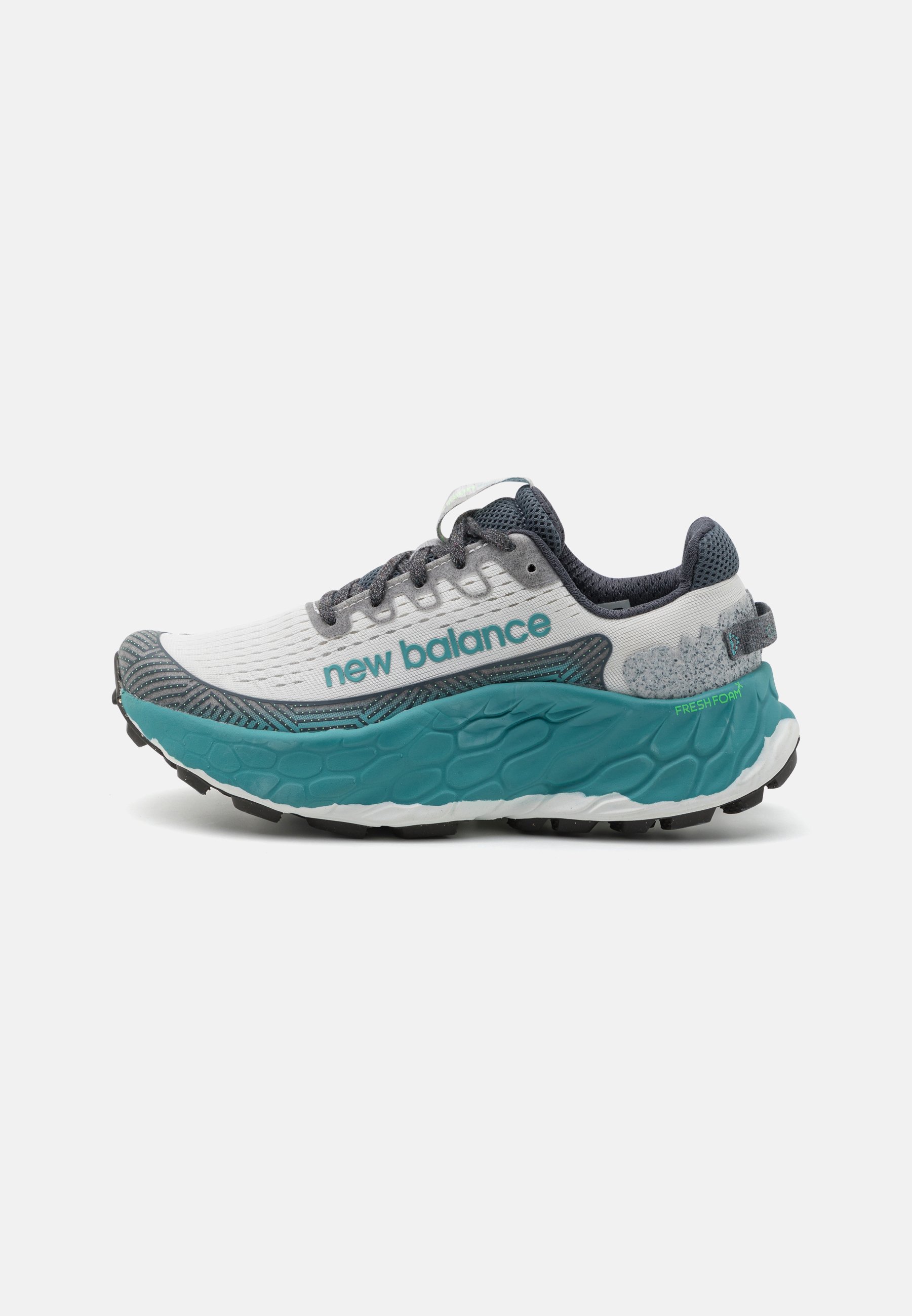 NB FRESH FOAM X MORE - Trail running shoes - white/white
