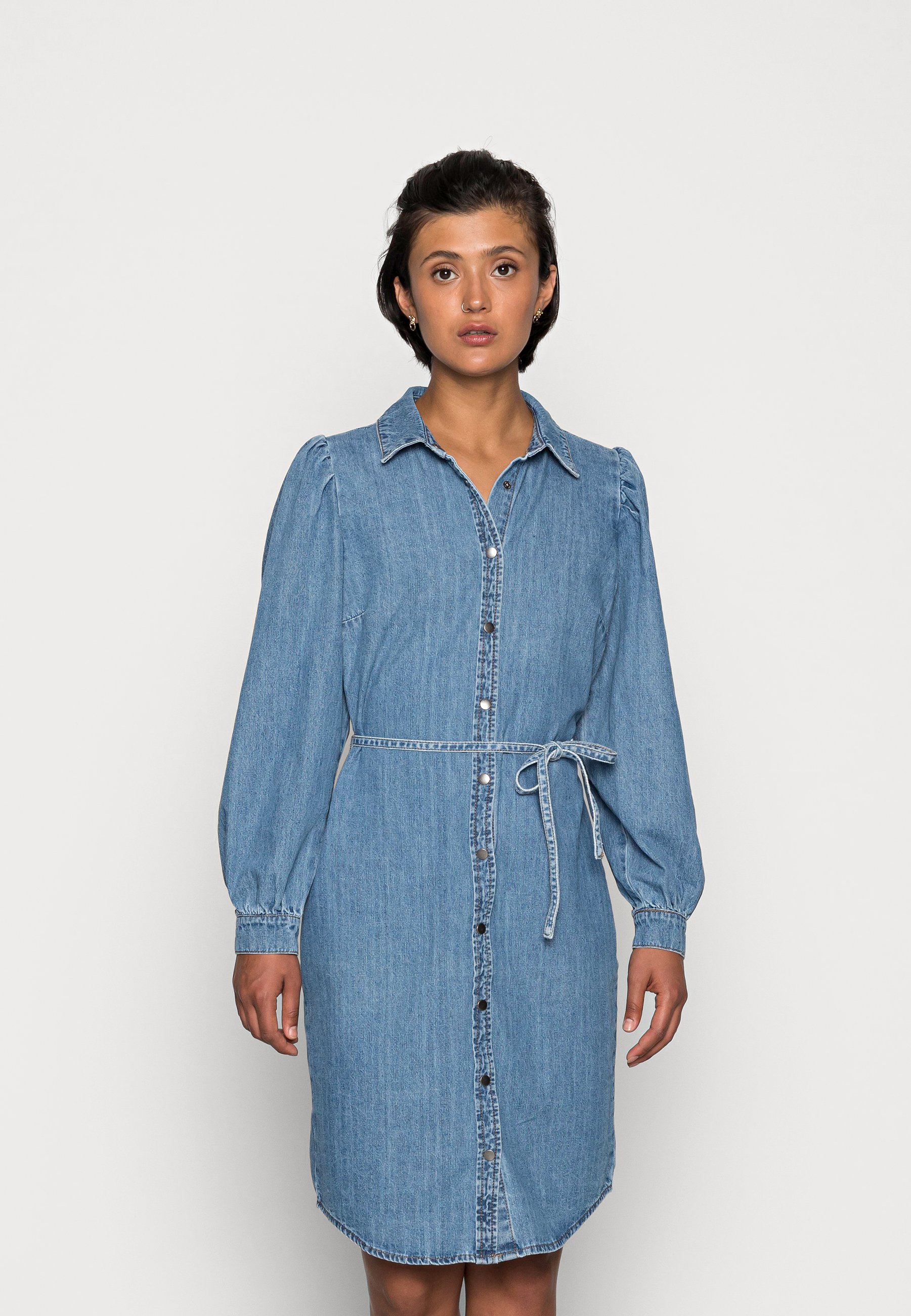 ONLY ONLROCCO LIFE LS MD  DNM DRESS - Denim dress - medium blue denim/blue denim