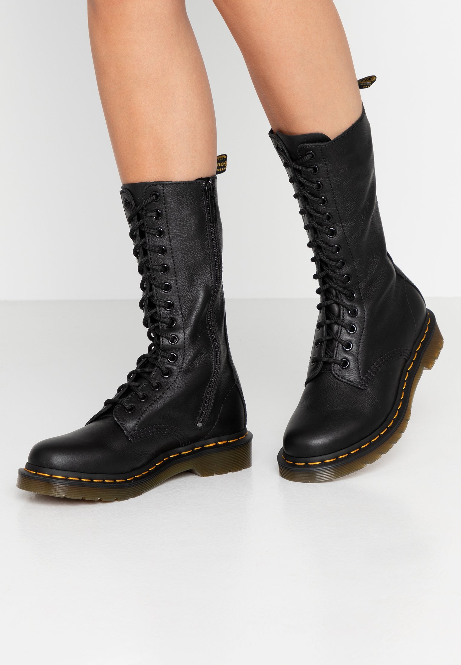 Dr. Martens VIRGINIA - Lace-up boots - black/black