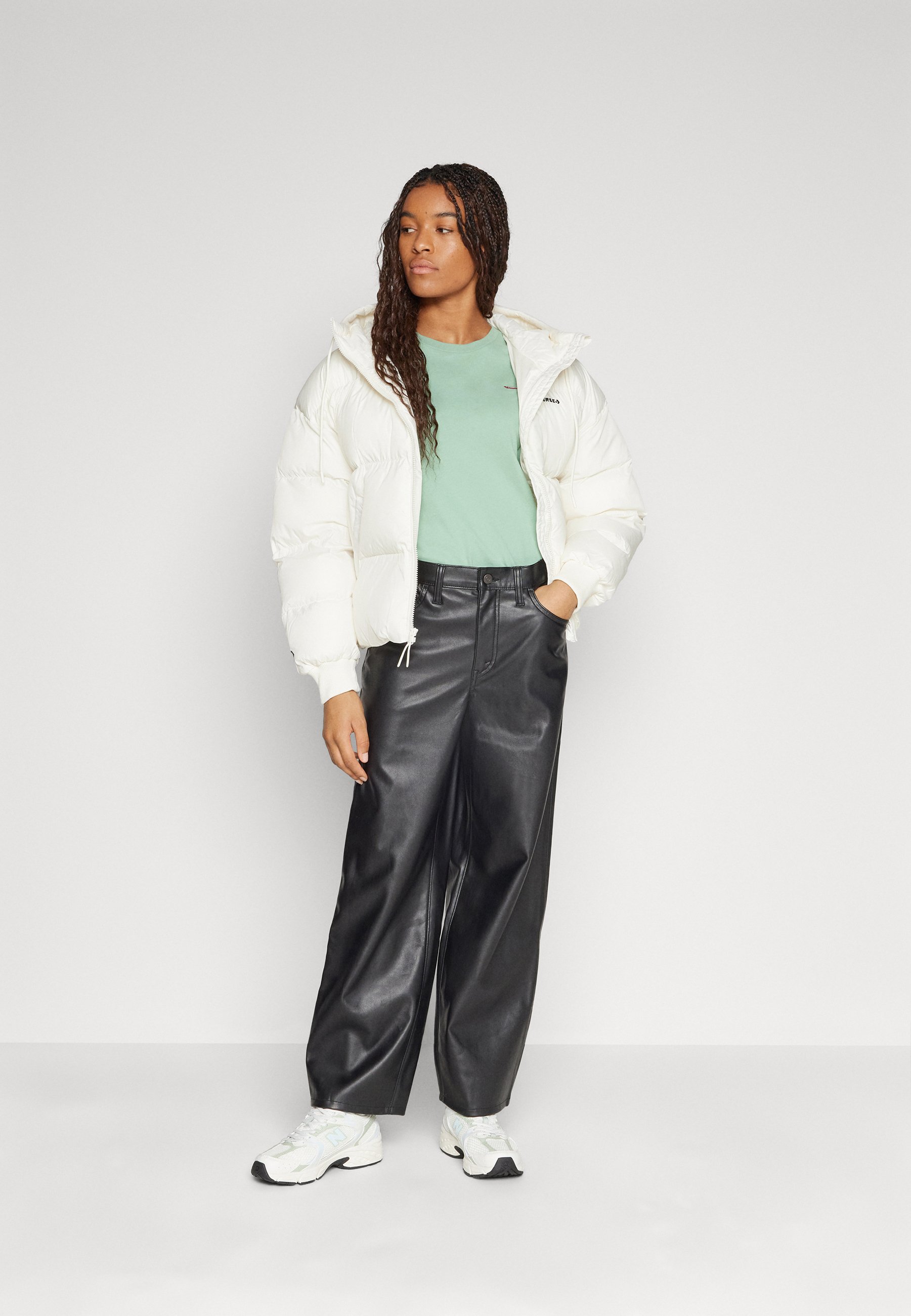 Converse SHORT PUFFER JACKET - Winter jacket - egret/white