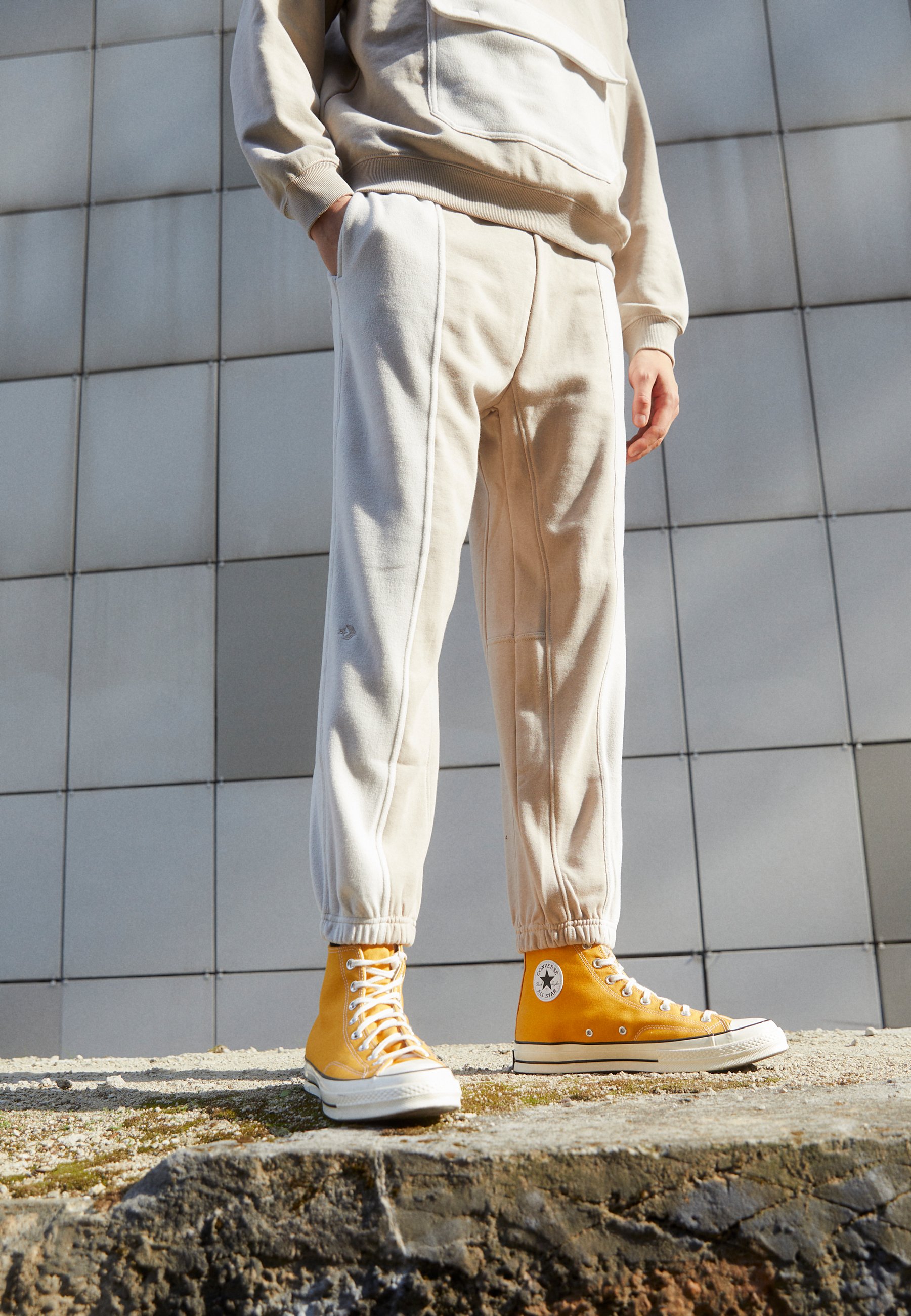 Converse PANELED JOGGER - Tracksuit bottoms - papyrus/beige