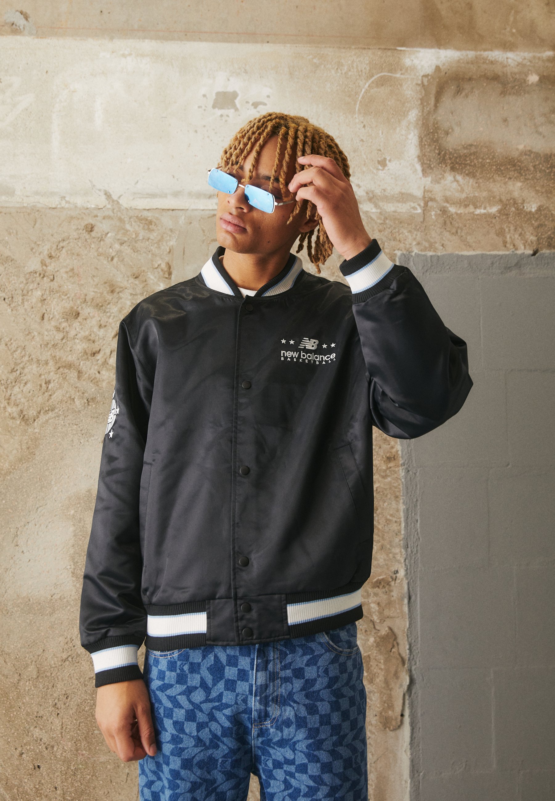 NB HOOPS INVITATIONAL JACKET - Bomber Jacket - black