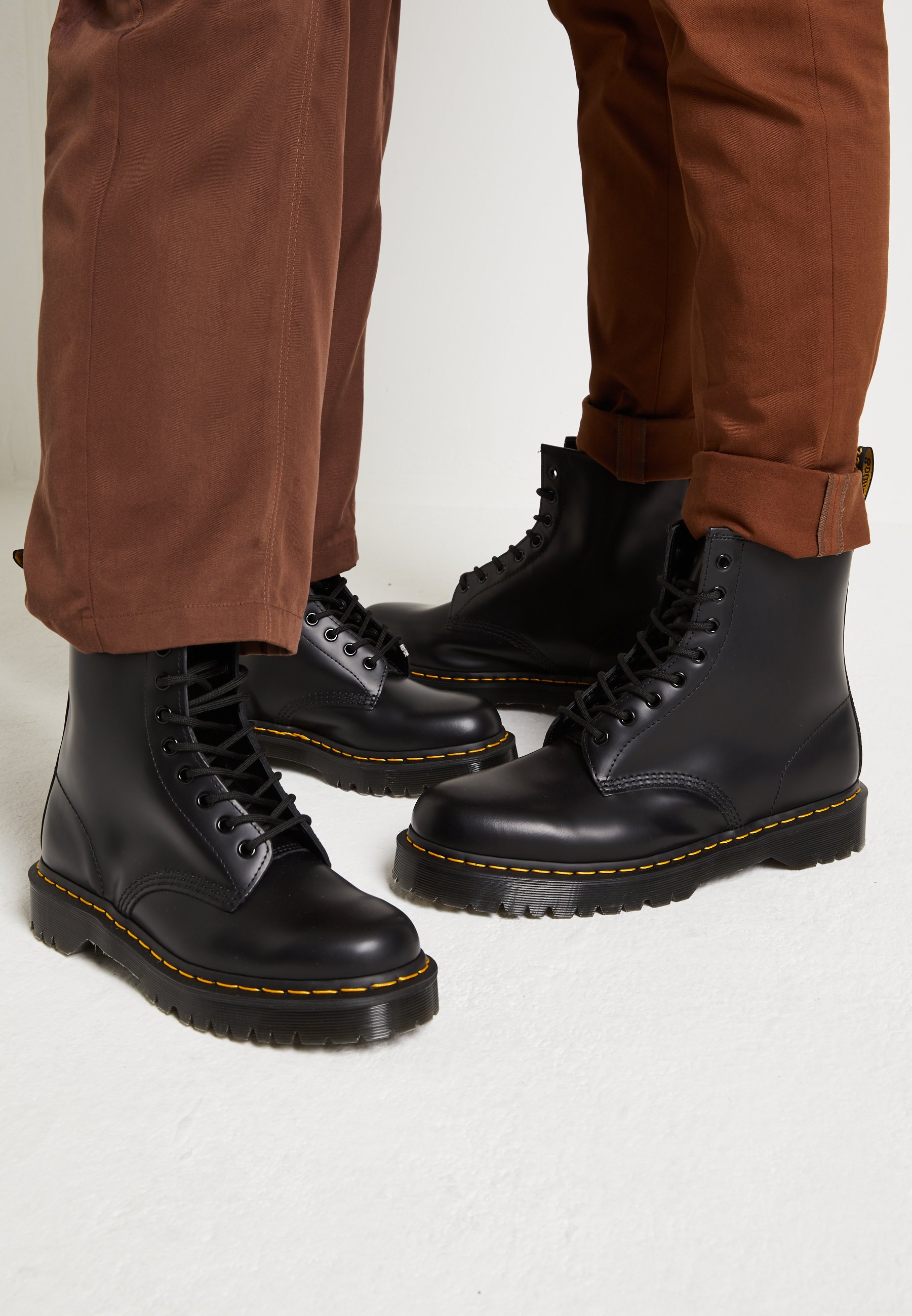 Dr. Martens 1460 BEX 8 EYE BOOT UNISEX - Lace-up ankle boots - black smooth/black