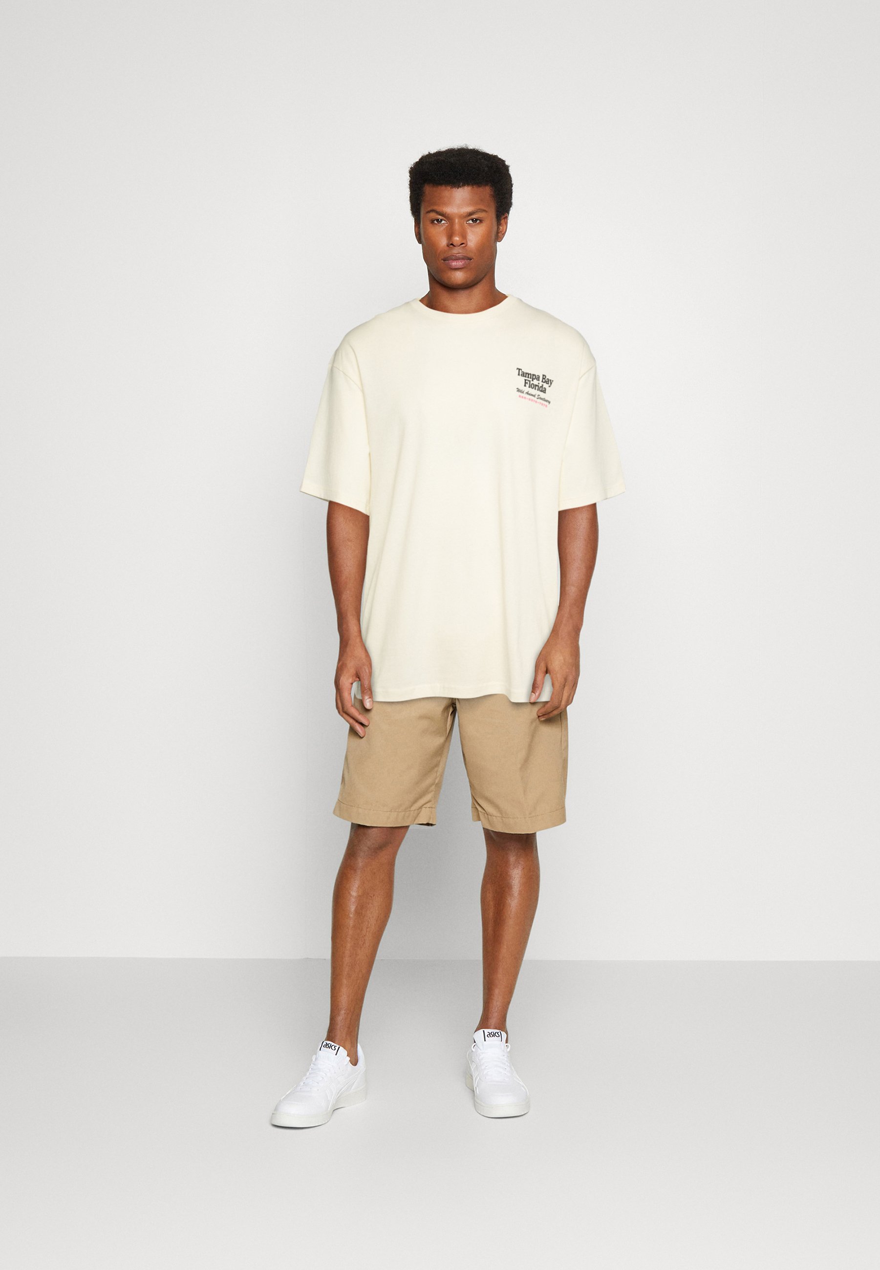 Jack &Jones JORGATHER SS CREW NECK FT EX - Print T-shirt - egret/off-white