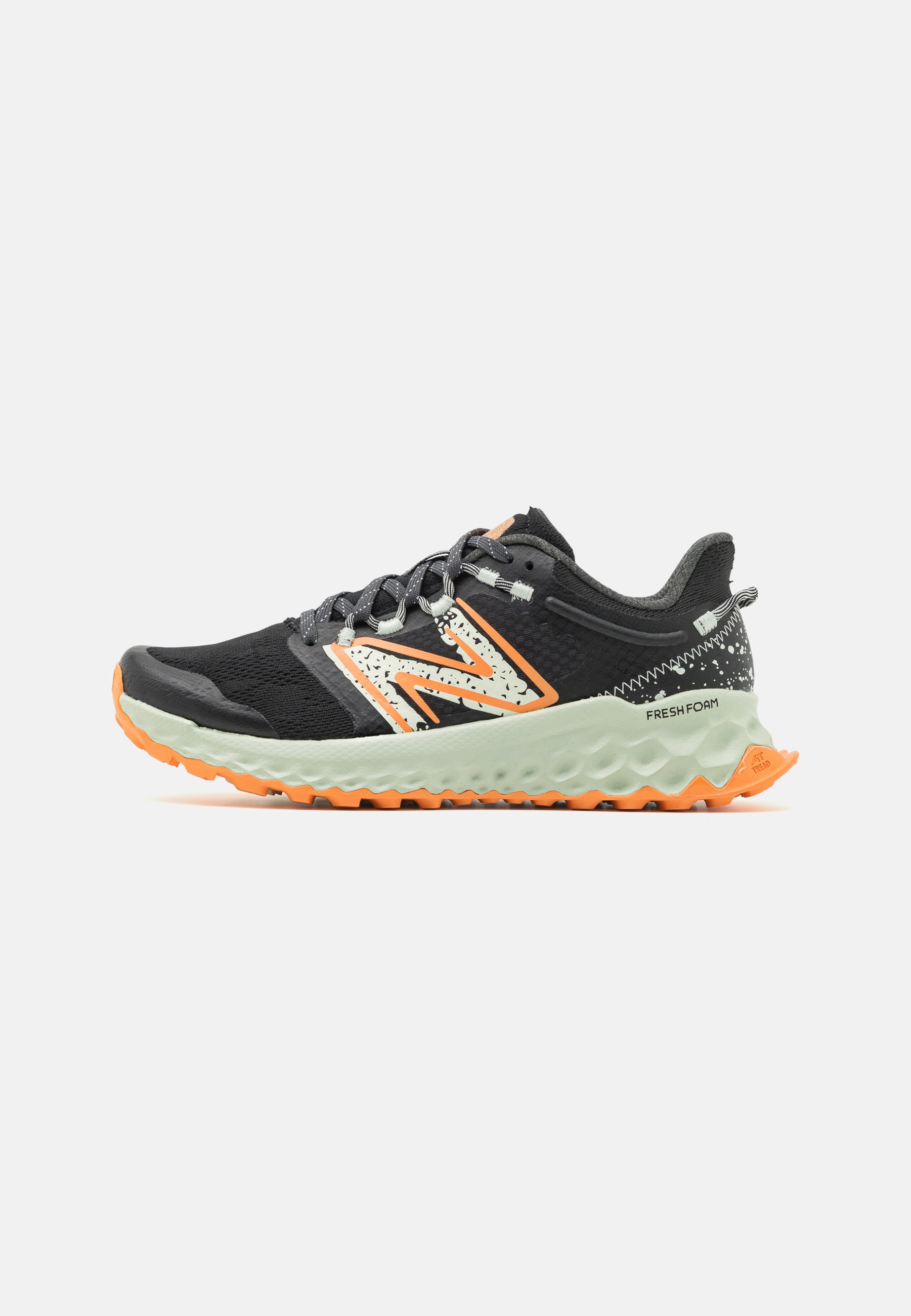 NB FRESH FOAM GAROE  - Trail running shoes - black/black