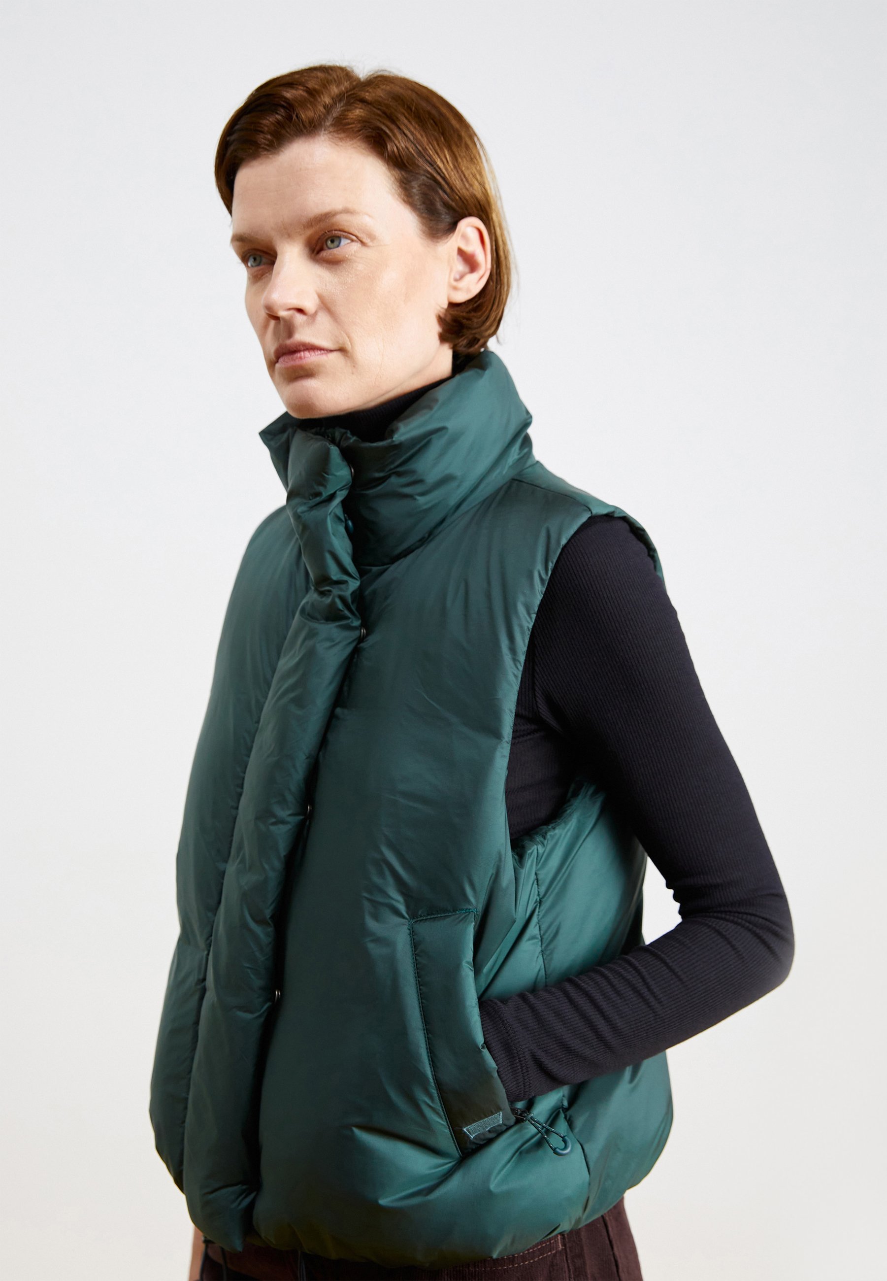 Levi's® PILLOW BUBBLE VEST - Waistcoat - darkest spruce/dark green