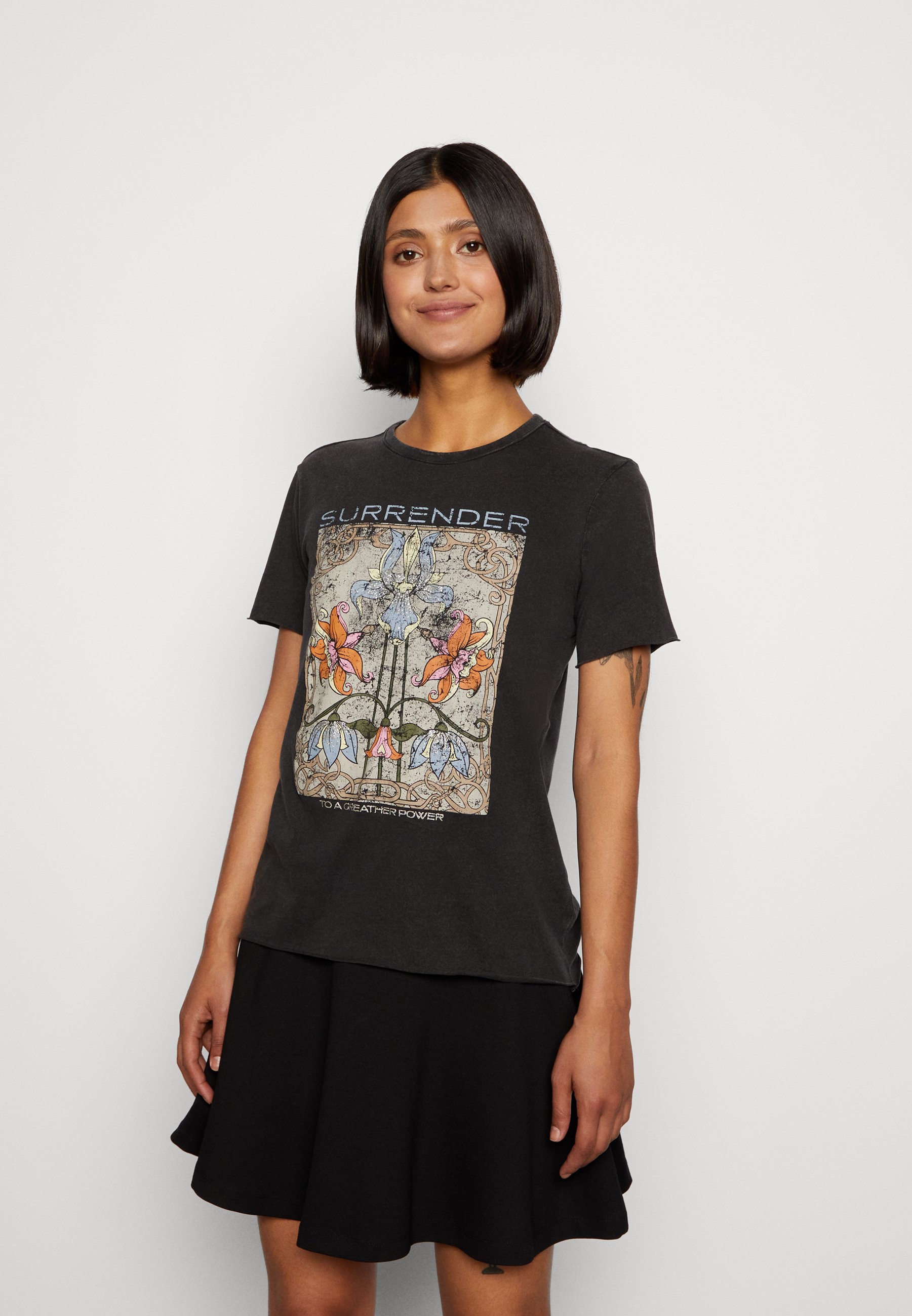 ONLY ONLLUCY REGULAR TOP BOX - Print T-shirt - black/black