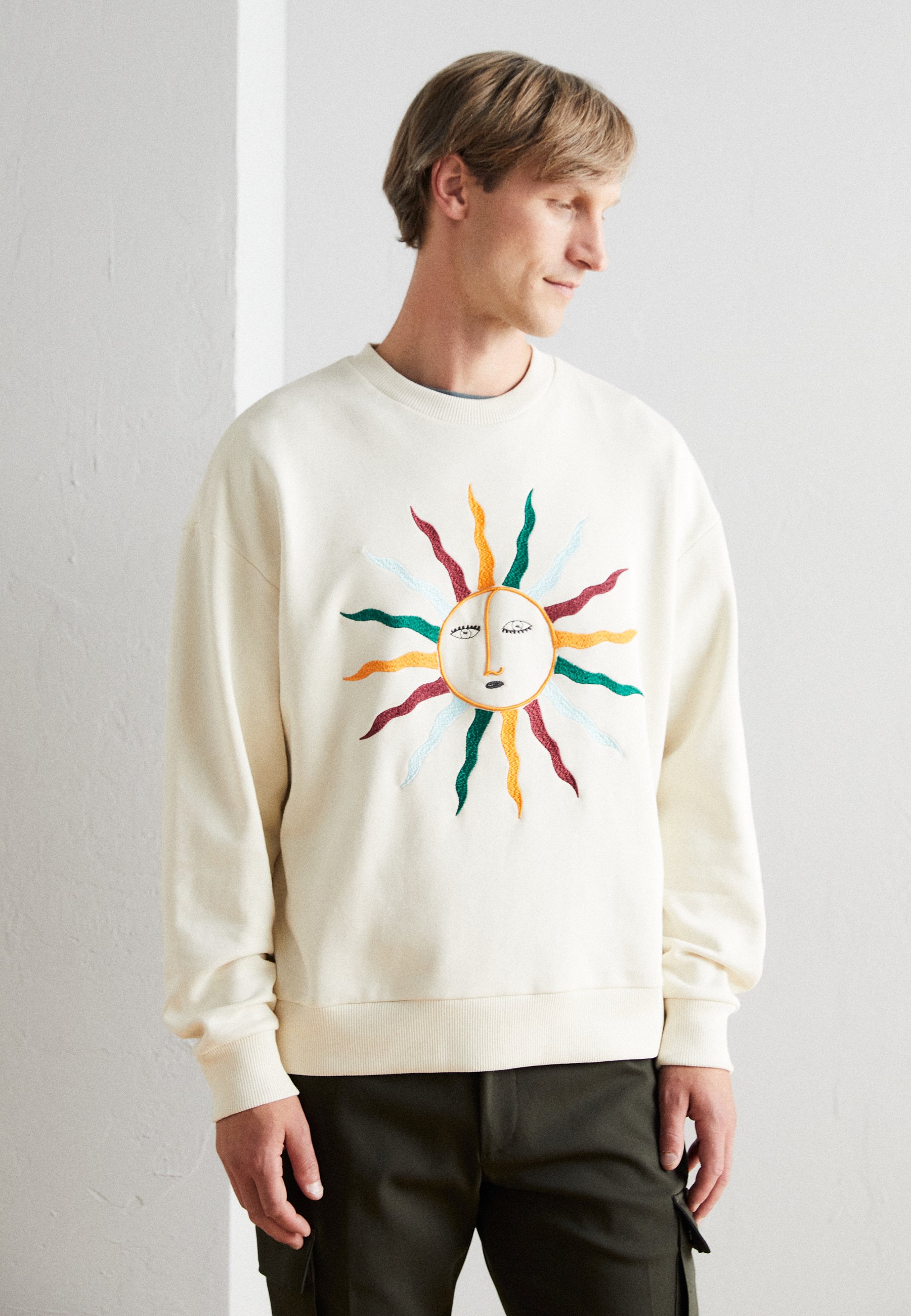 Scotch & Soda BORN TO LOVE ARTWORK CREWNECK  - Sweatshirt - ecru/off-white