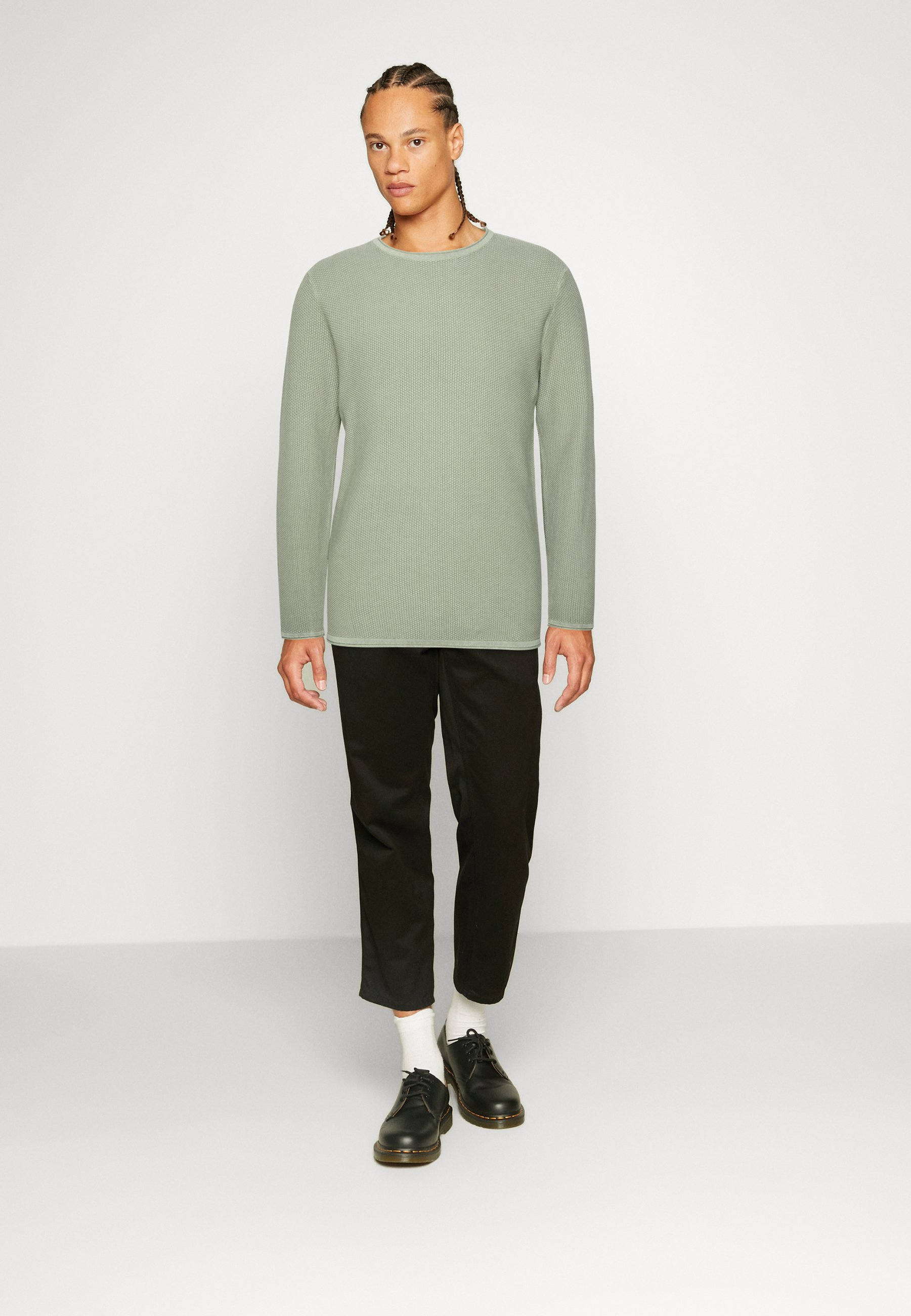 Jack &Jones JJSYLVEST CREW NECK - Jumper - wrought iron/light green
