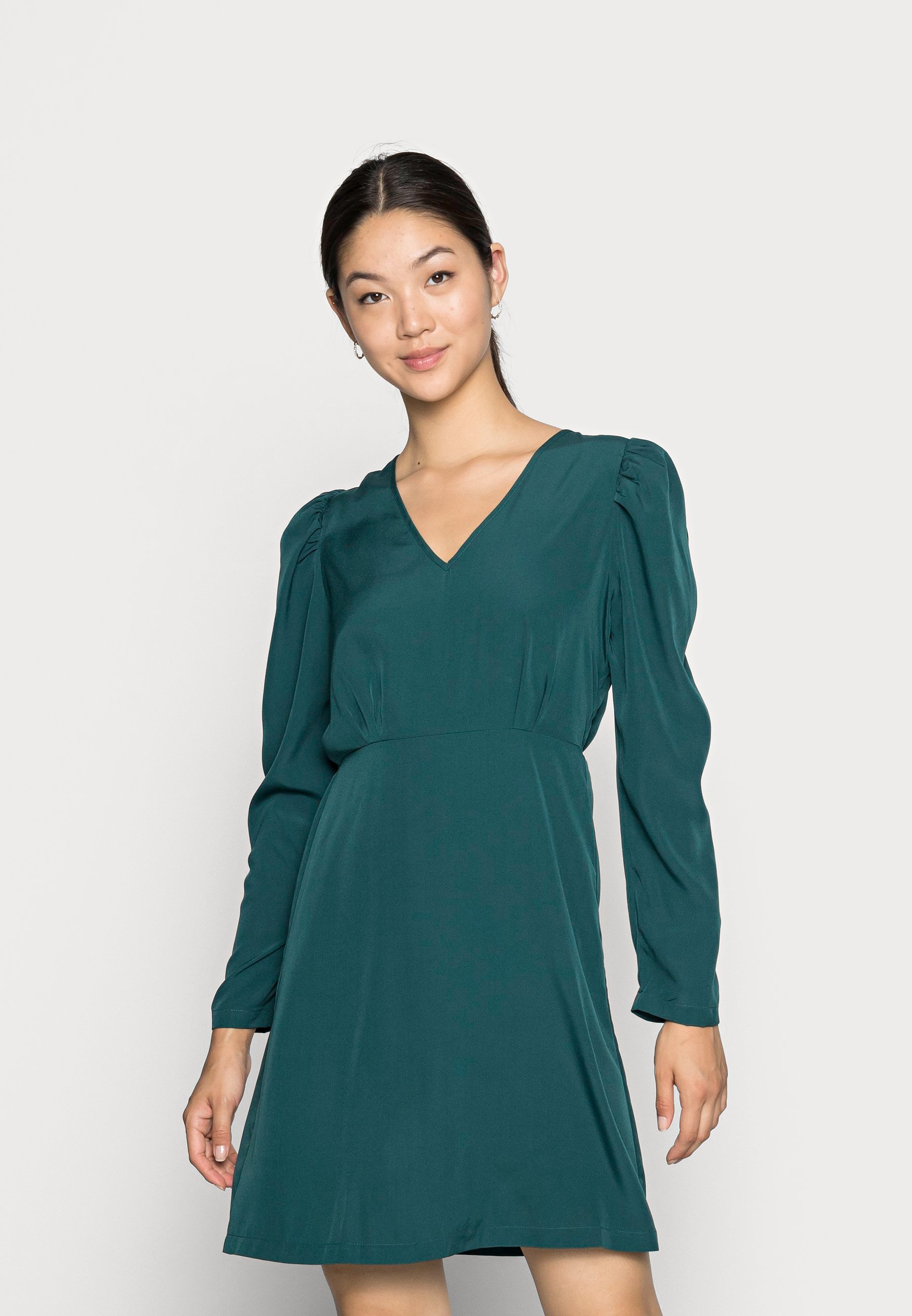 Vero Moda VMBIRD SHORT DRESS - Day dress - sea moss/dark green
