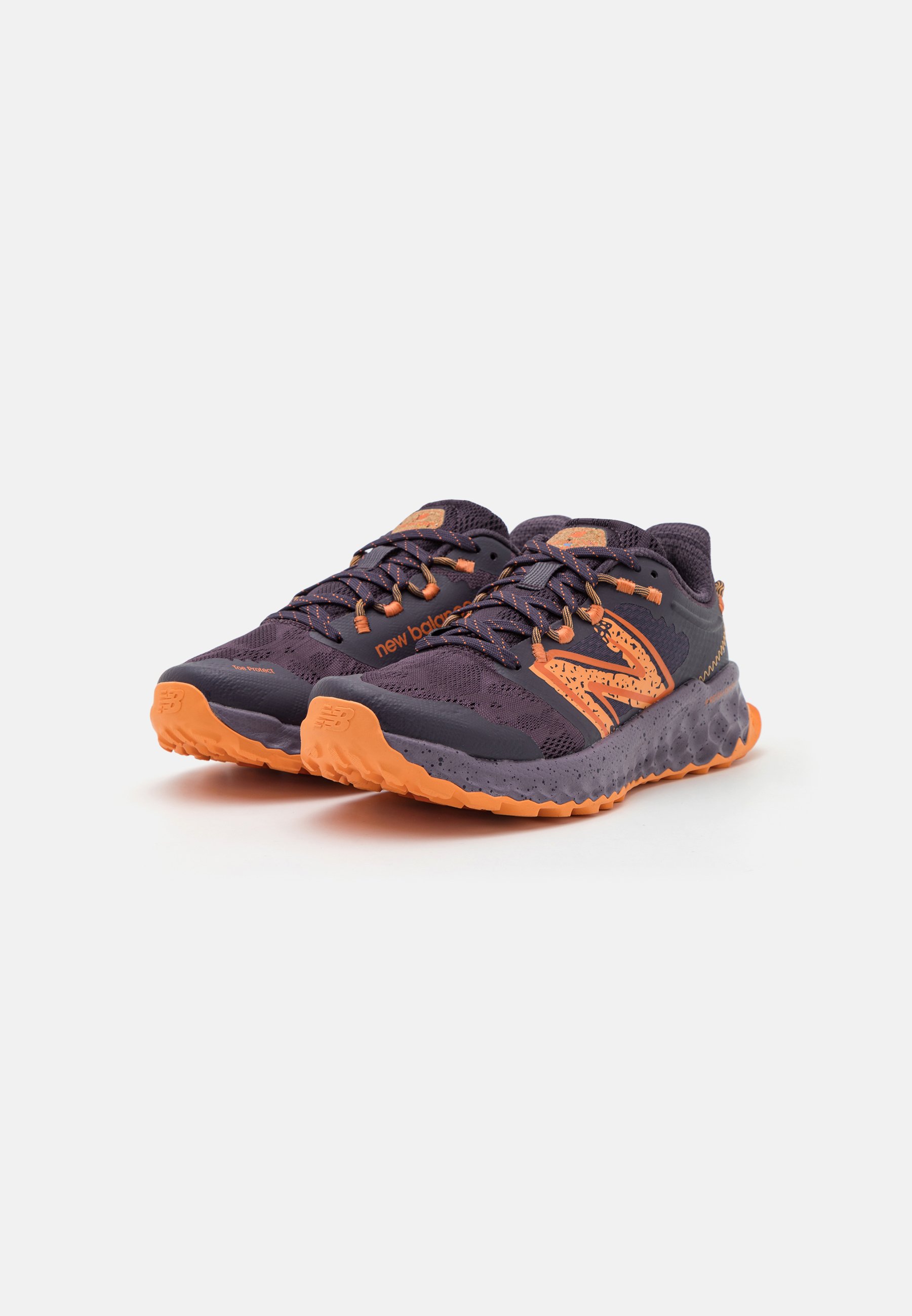 NB FRESH FOAM GAROE  - Trail running shoes - interstellar/purple