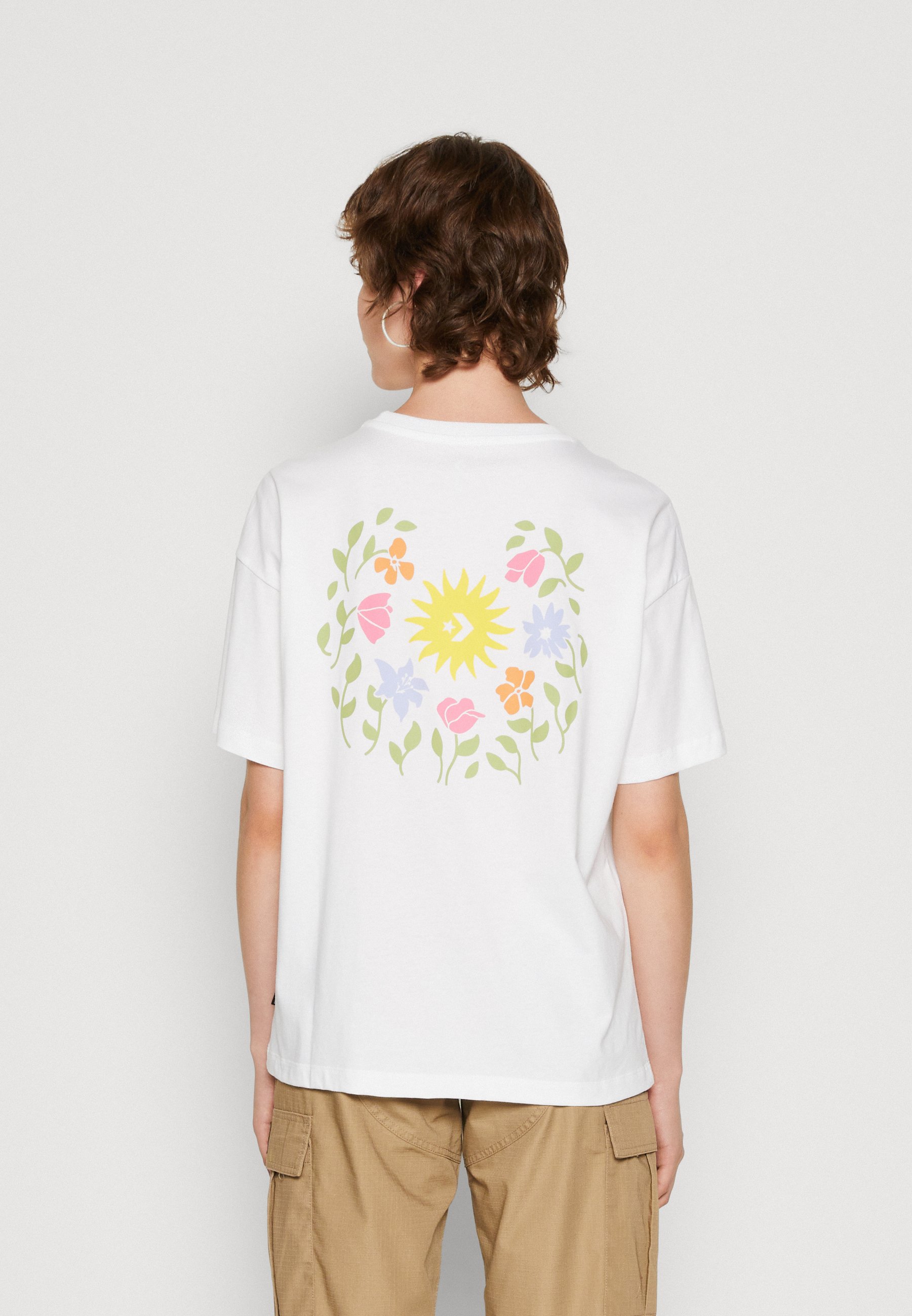 Converse OVERSIZED FLORAL GRAPHIC CREW - Print T-shirt - white