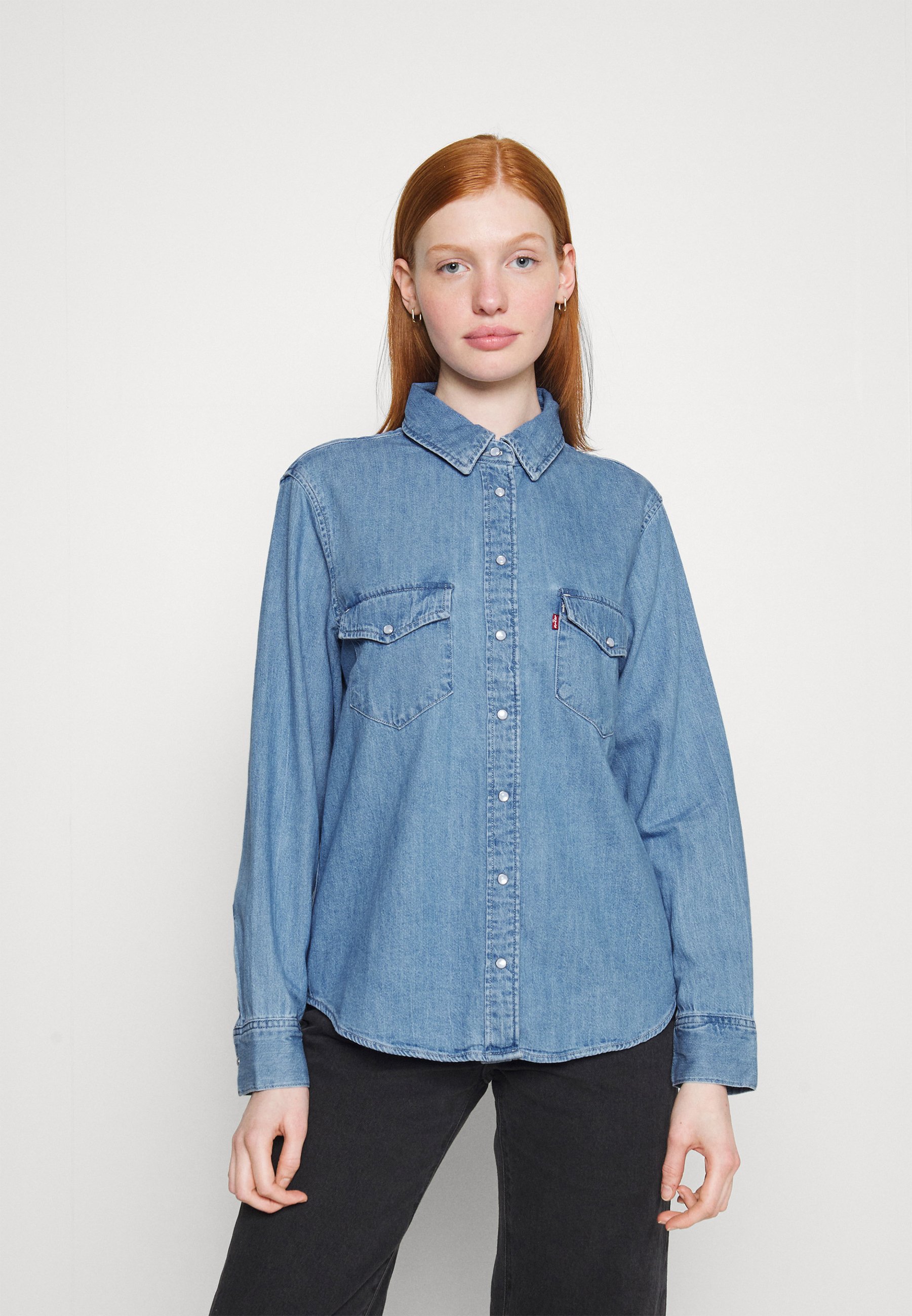Levi's® ICONIC WESTERN - Button-down blouse - light-blue denim