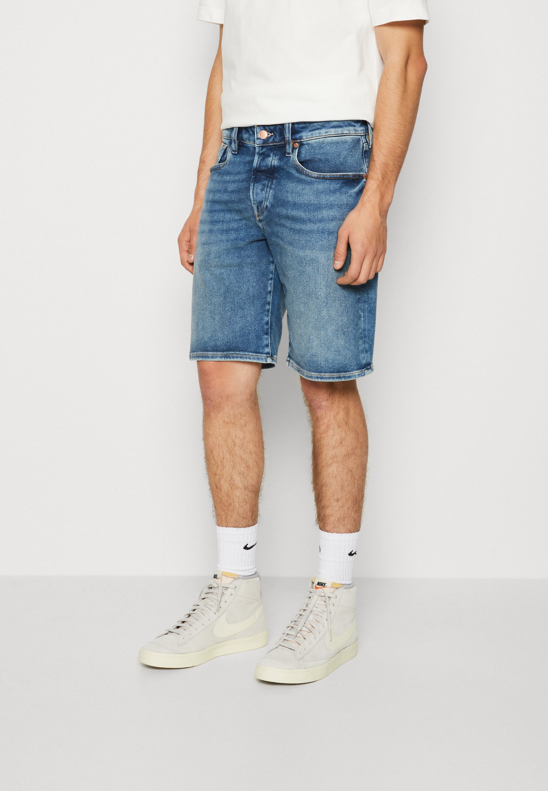 Scotch & Soda RALSTON REGULAR SLIM - Denim shorts - everywhere blue/blue