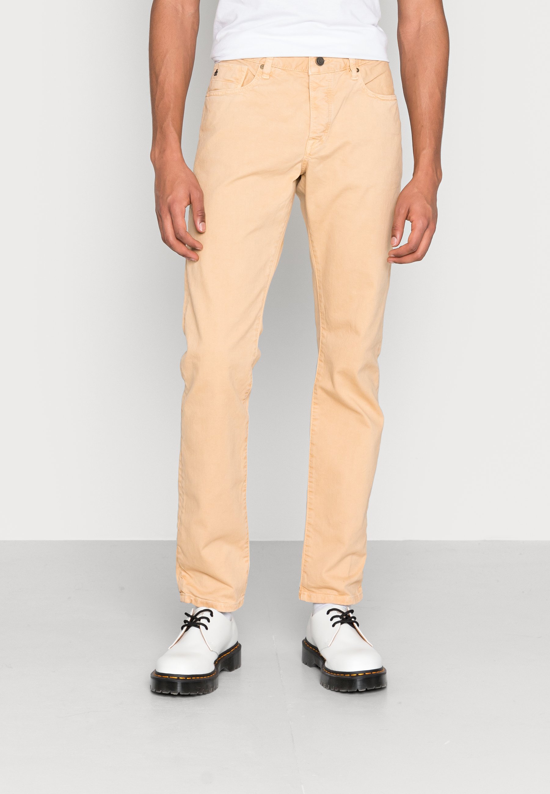 Scotch & Soda GARMENT DYED 5 POCKET PANTS - Slim fit jeans - sand