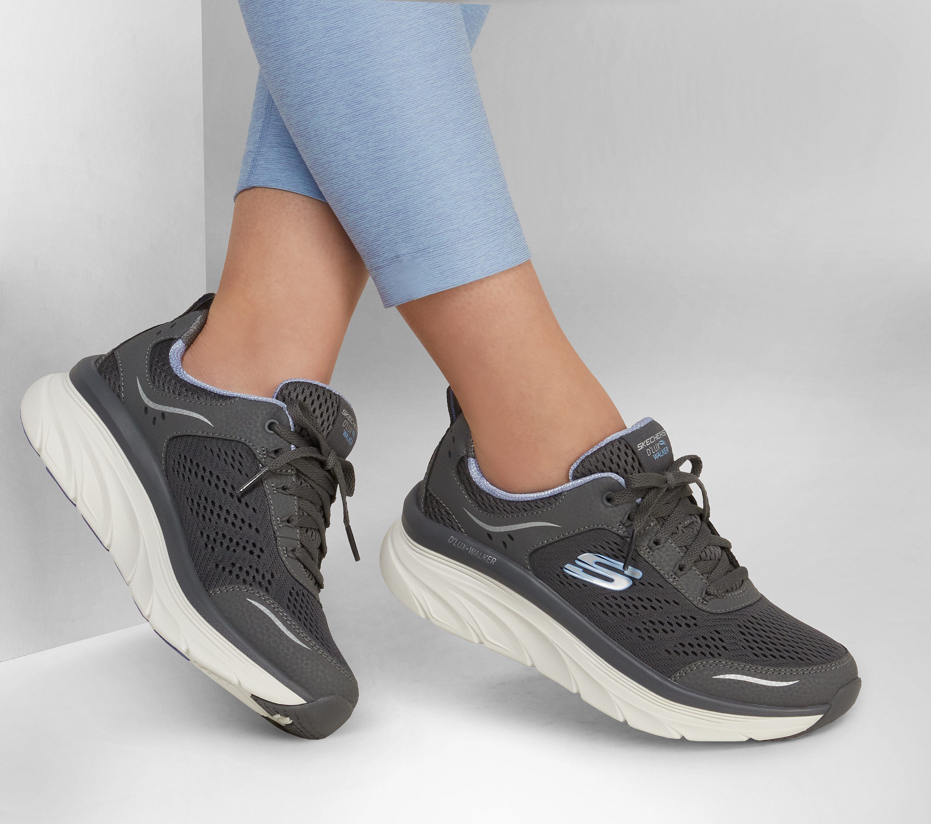 Relaxed Fit: D'Lux Walker - Infinite Motion