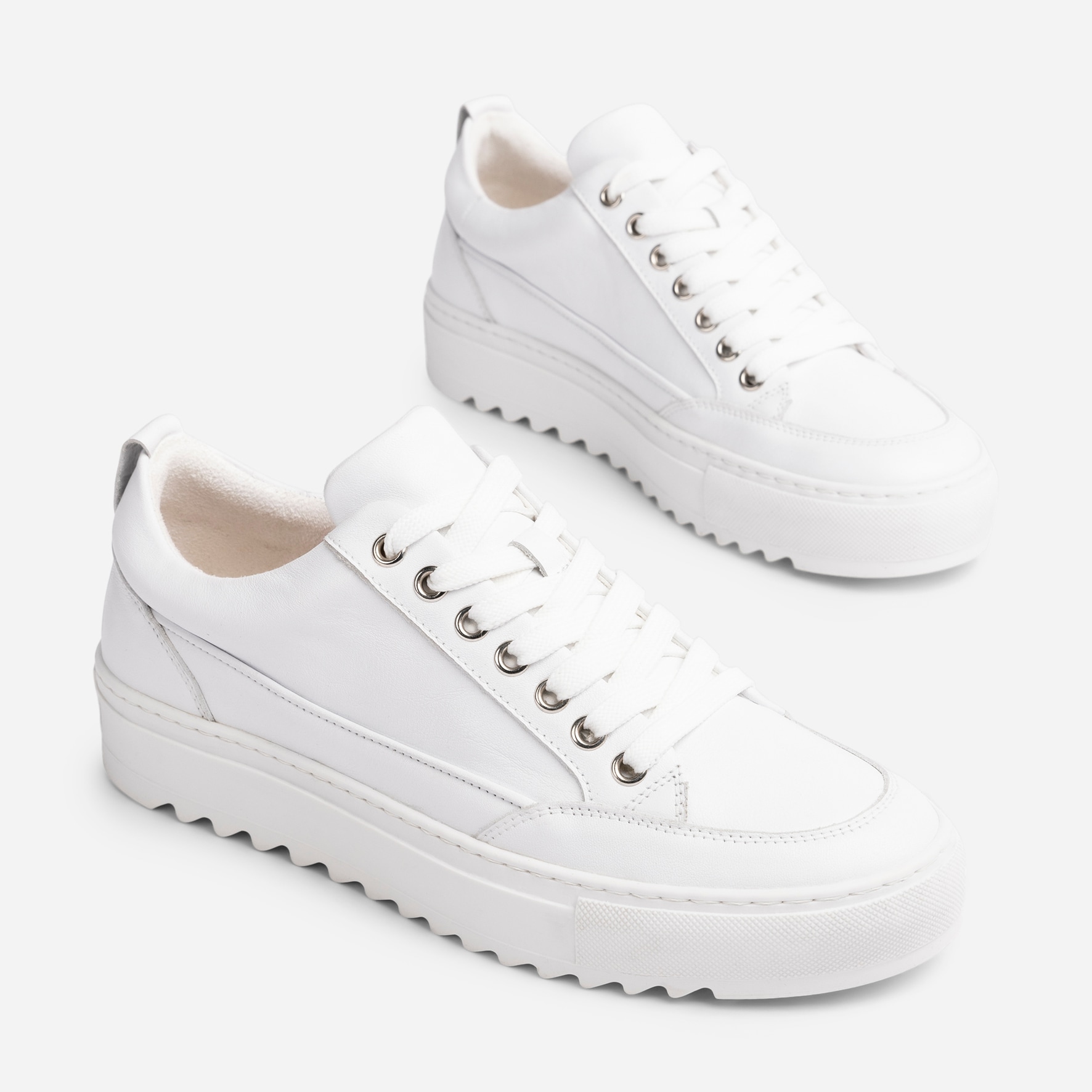 PACE, Sneakers