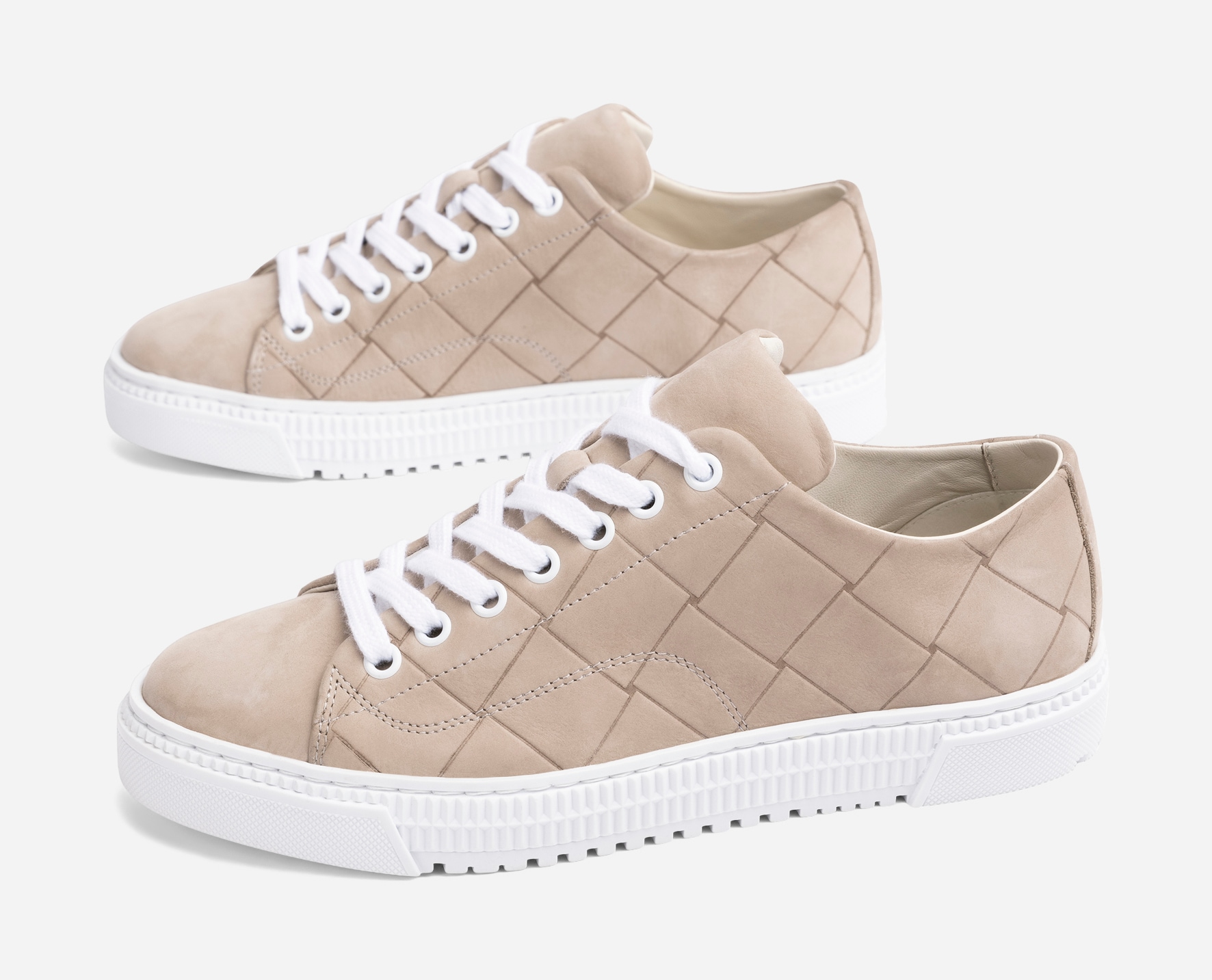PACE, Sneakers