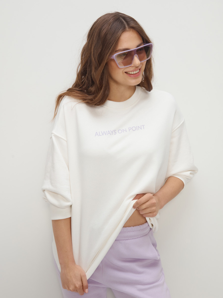 Biała bluza oversize
