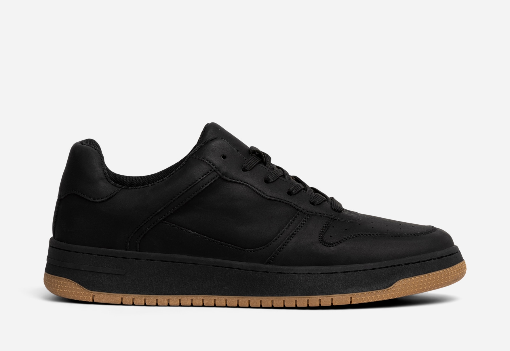LINEAR, Sneakers