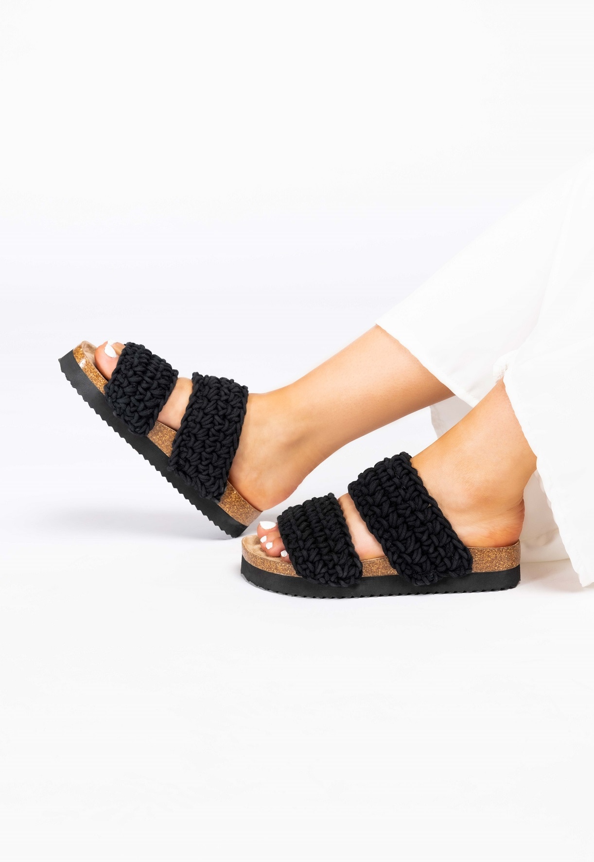 SO ALL, Sandaler