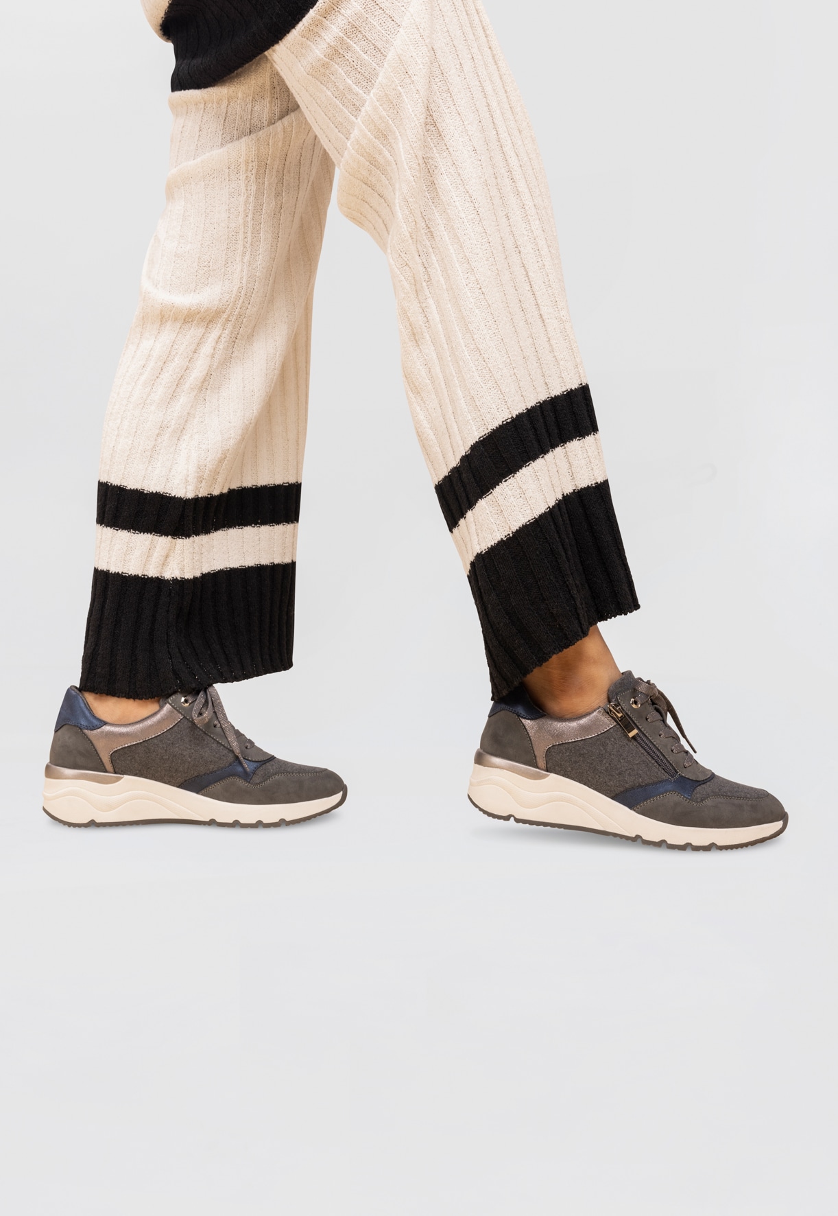 SO ALL, Sneakers