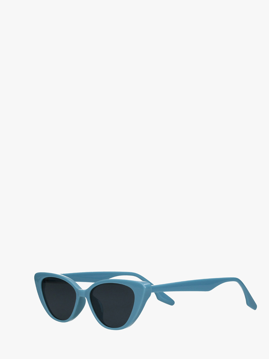 Niebieskie okulary przeciwsłoneczne typu cat eye