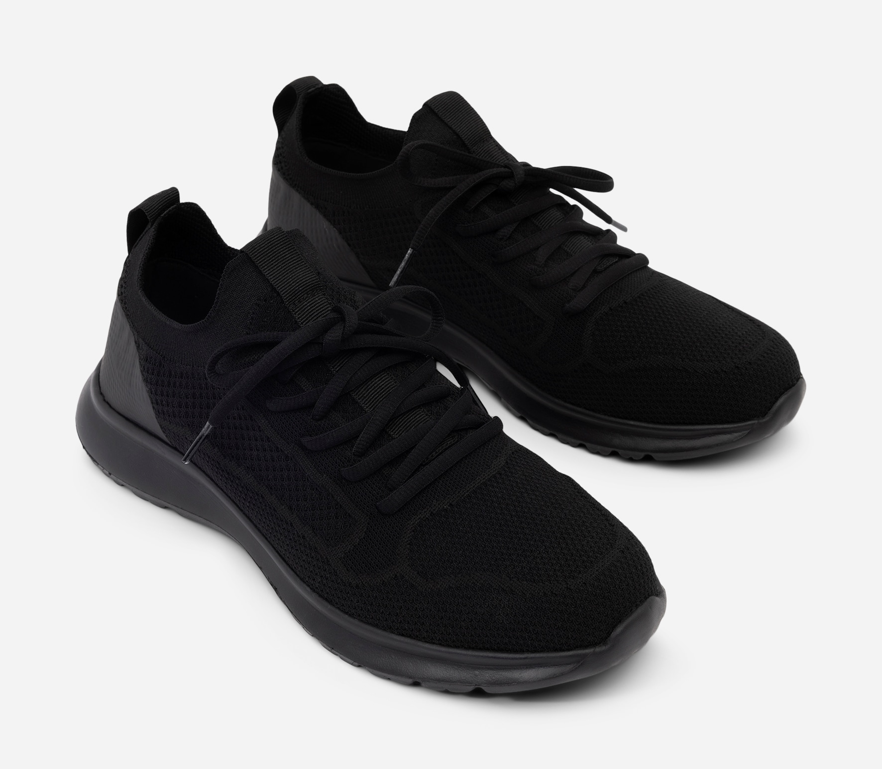 LINEAR, Sneakers