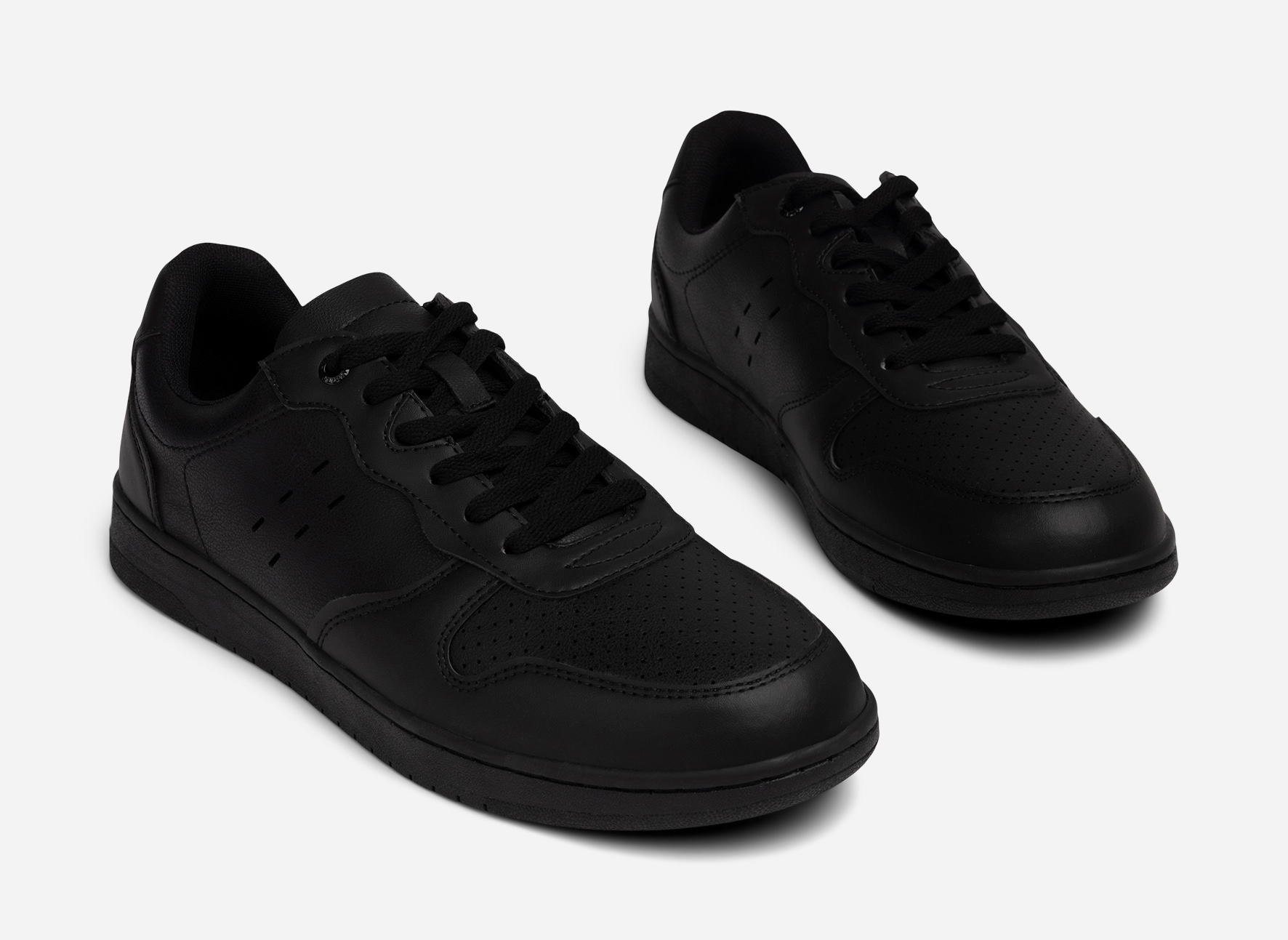 LINEAR, Sneakers